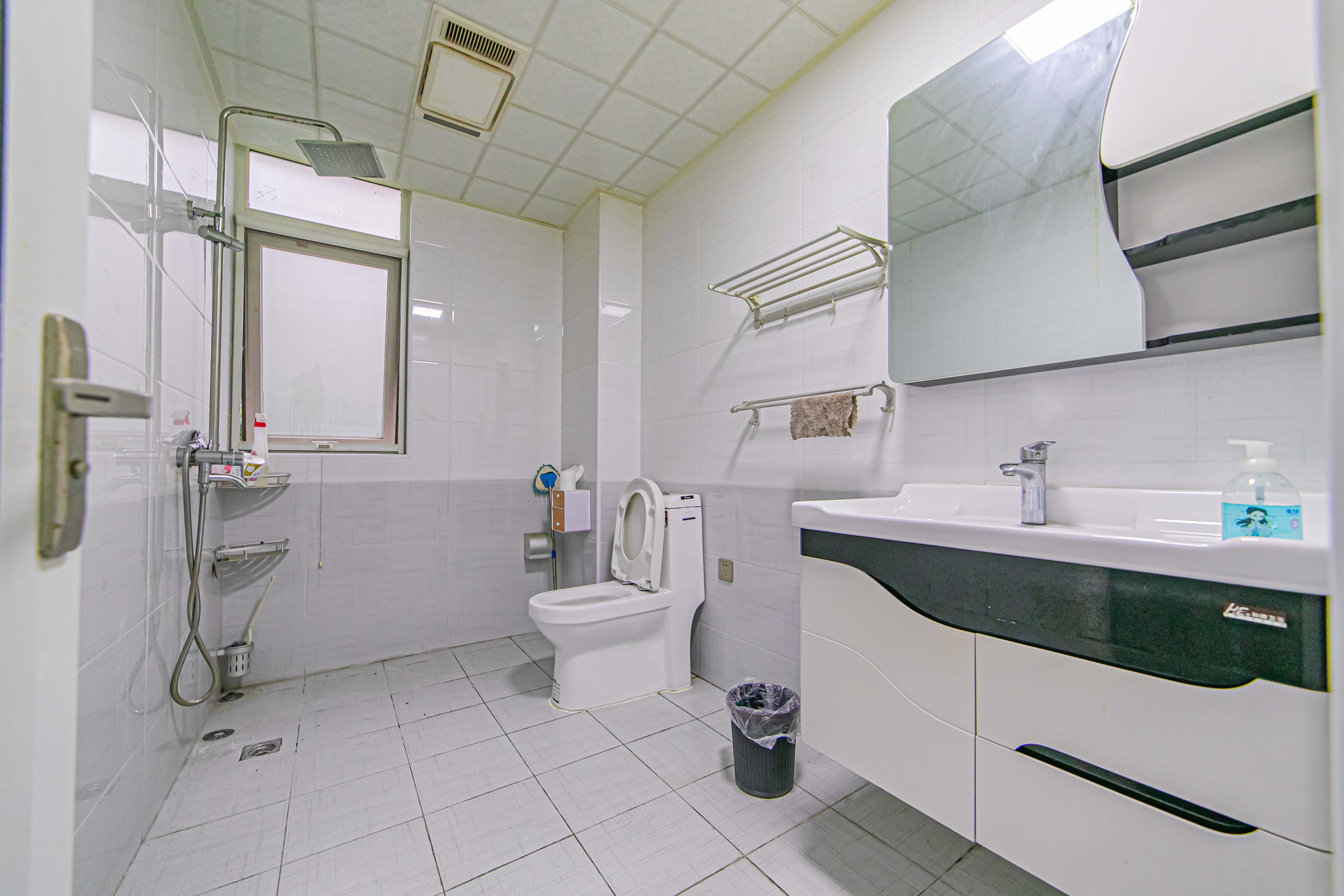 北辰三角洲E4区 4室2厅2卫 160.00万 北辰三角洲E4区 4室2厅2卫 160.00万卫生间