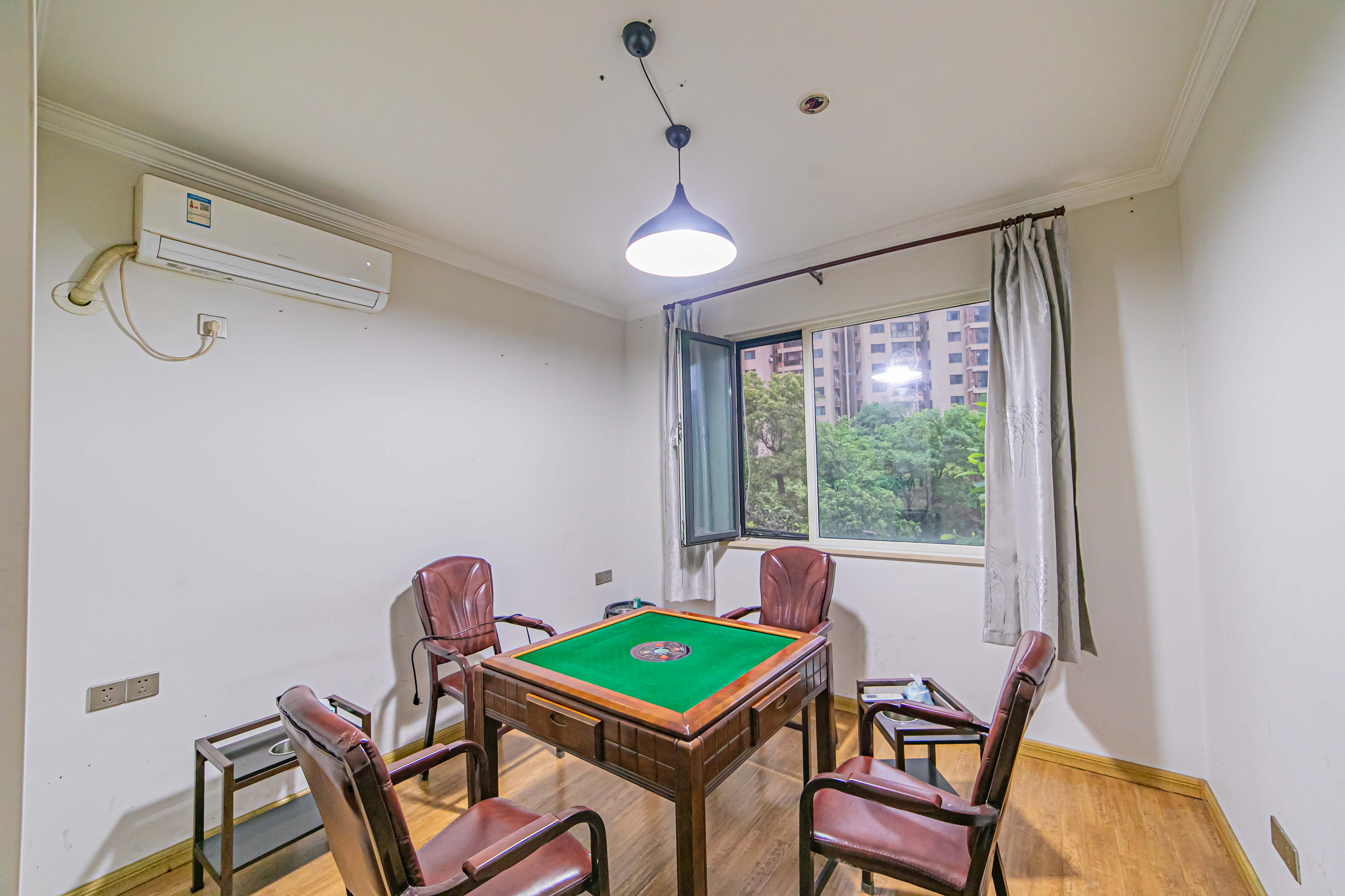 北辰三角洲E4区 4室2厅2卫 160.00万 北辰三角洲E4区 4室2厅2卫 160.00万卧室