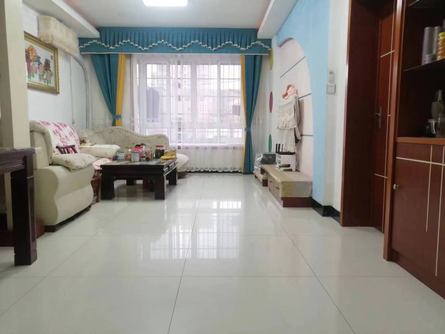 庆云山路君逸商住楼 3室2厅1卫 46.80万 庆云山路君逸商住楼 3室2厅1卫 46.80万室内图