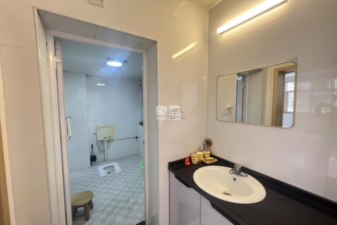 中南市场 3室2厅1卫 1600.00元/月 中南市场 3室2厅1卫 1600.00元/月室内图