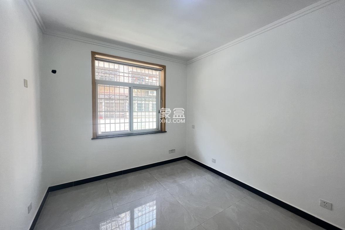 中南市场 3室2厅1卫 1600.00元/月 中南市场 3室2厅1卫 1600.00元/月室内图