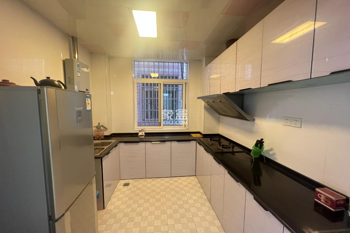 中南市场 3室2厅1卫 1600.00元/月 中南市场 3室2厅1卫 1600.00元/月室内图