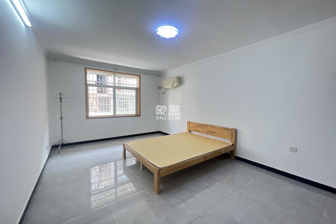 中南市场 3室2厅1卫 1600.00元/月 中南市场 3室2厅1卫 1600.00元/月室内图