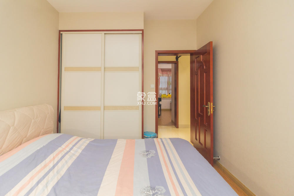 時代星城  3室2廳2衛(wèi)   72.80萬