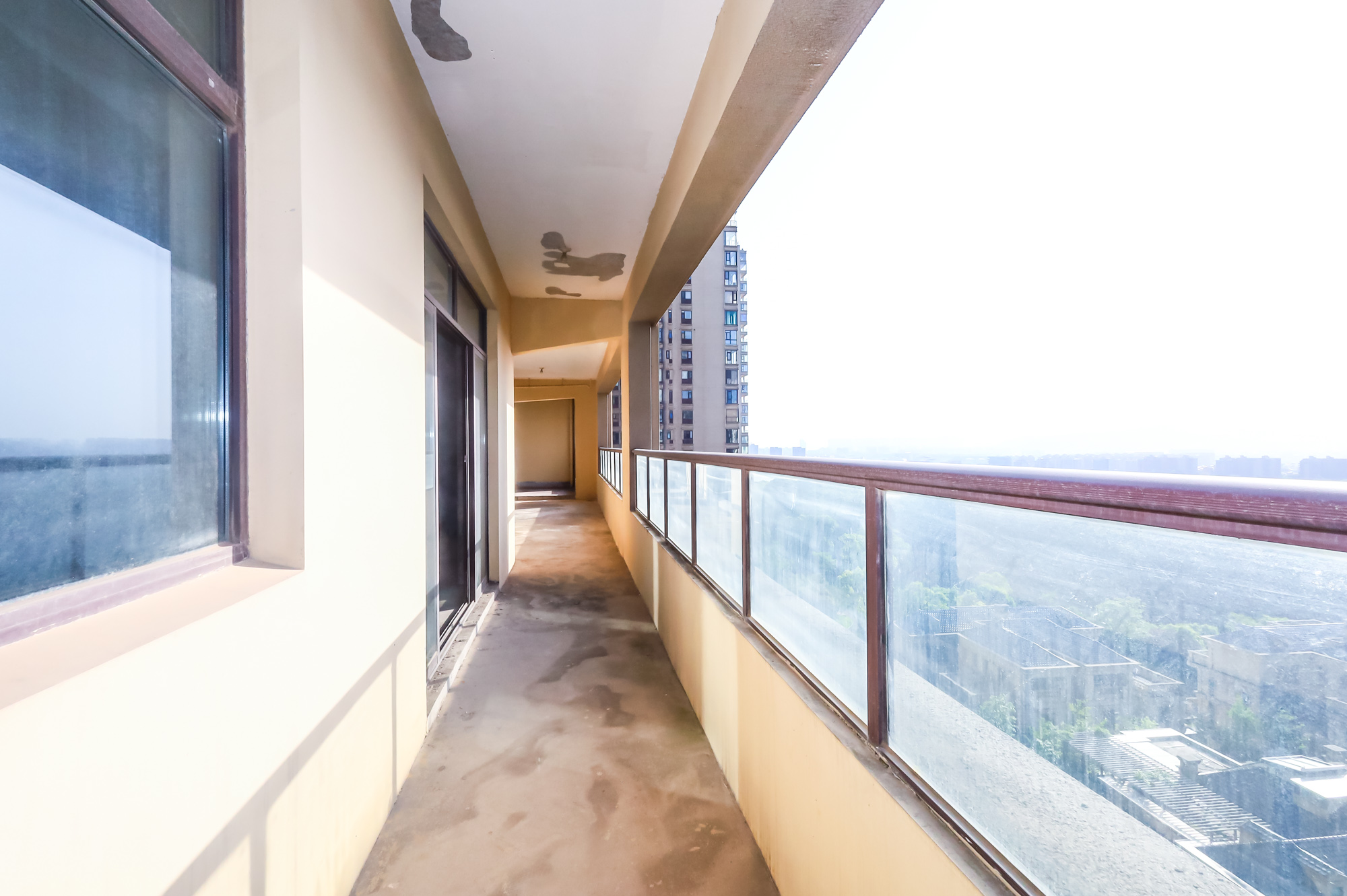 中建江山壹号  5室2厅2卫    780.0万 中建江山壹号  5室2厅2卫    780.0万阳台