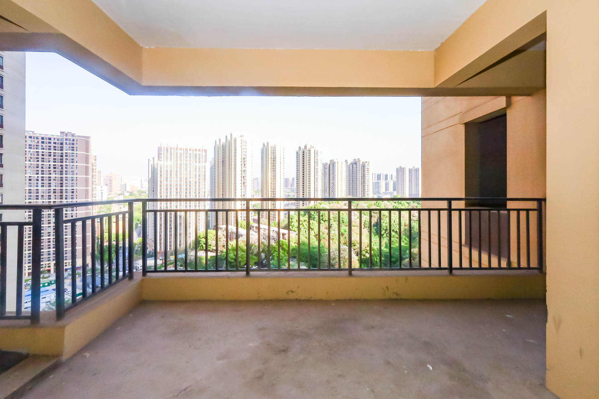 中建江山壹号  5室2厅2卫    780.0万 中建江山壹号  5室2厅2卫    780.0万阳台