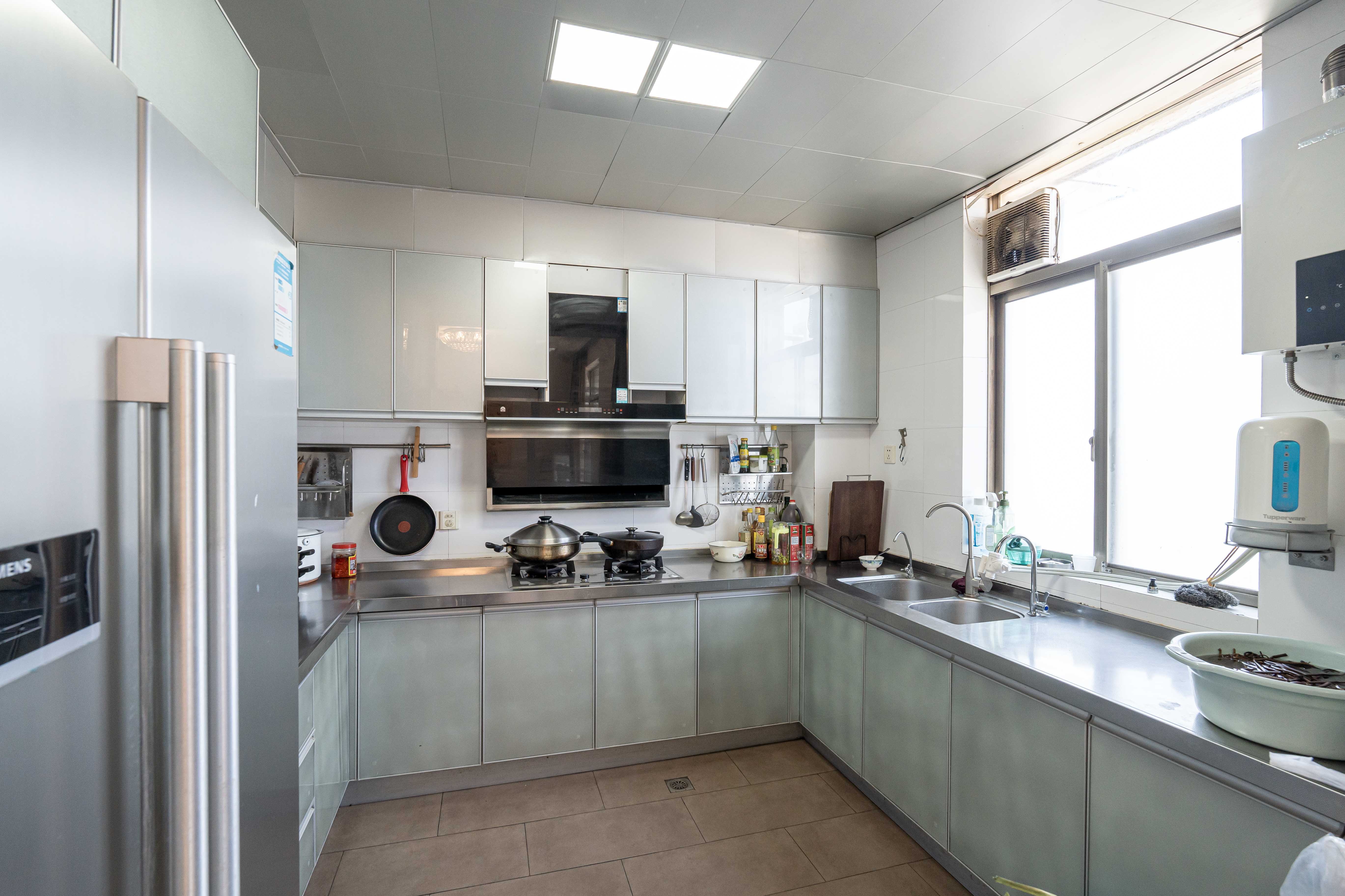 新星小区 7室2厅4卫 278.00万 新星小区 7室2厅4卫 278.00万厨房