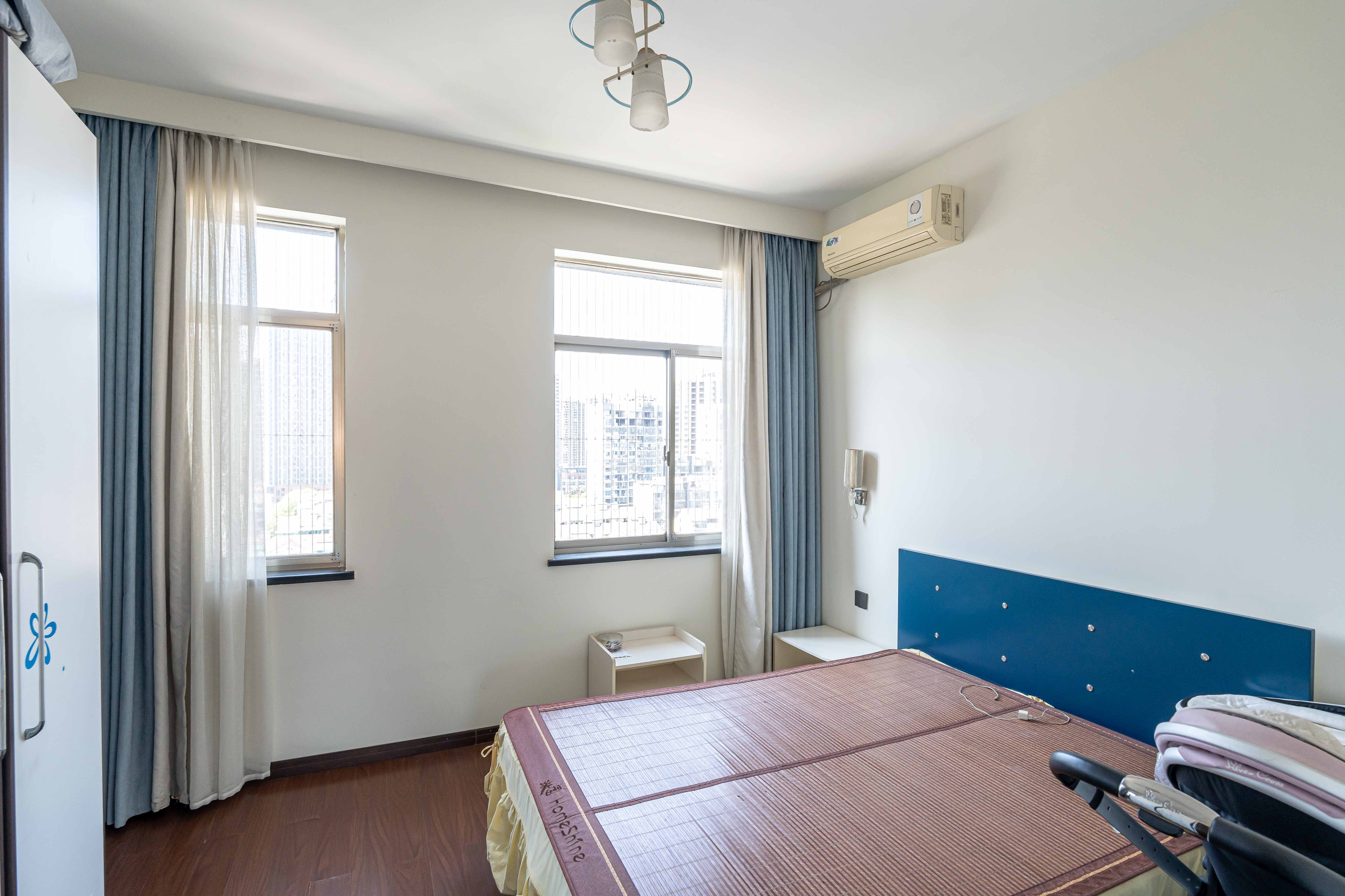 新星小区 7室2厅4卫 278.00万 新星小区 7室2厅4卫 278.00万其他