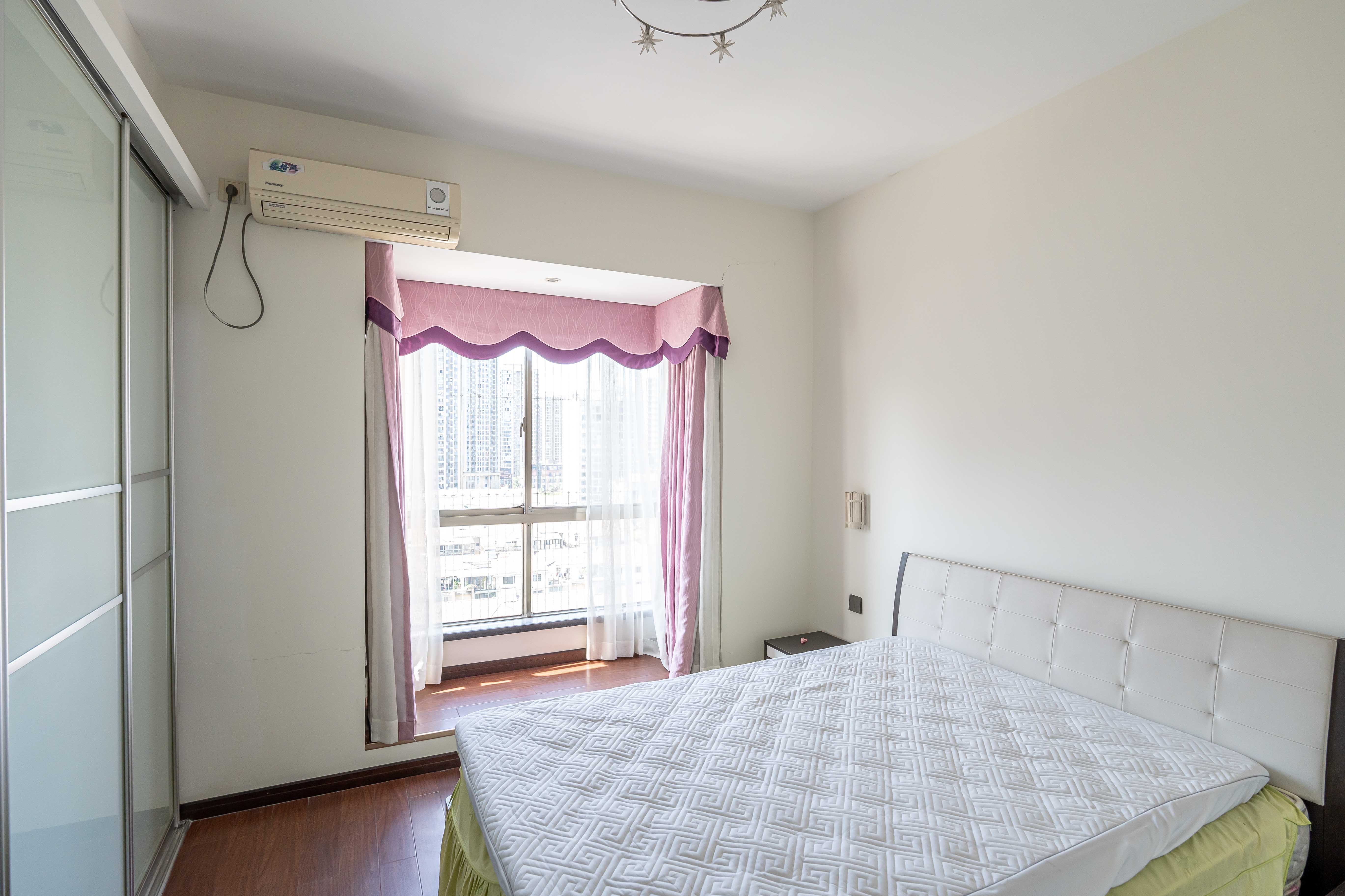 新星小区 7室2厅4卫 278.00万 新星小区 7室2厅4卫 278.00万其他