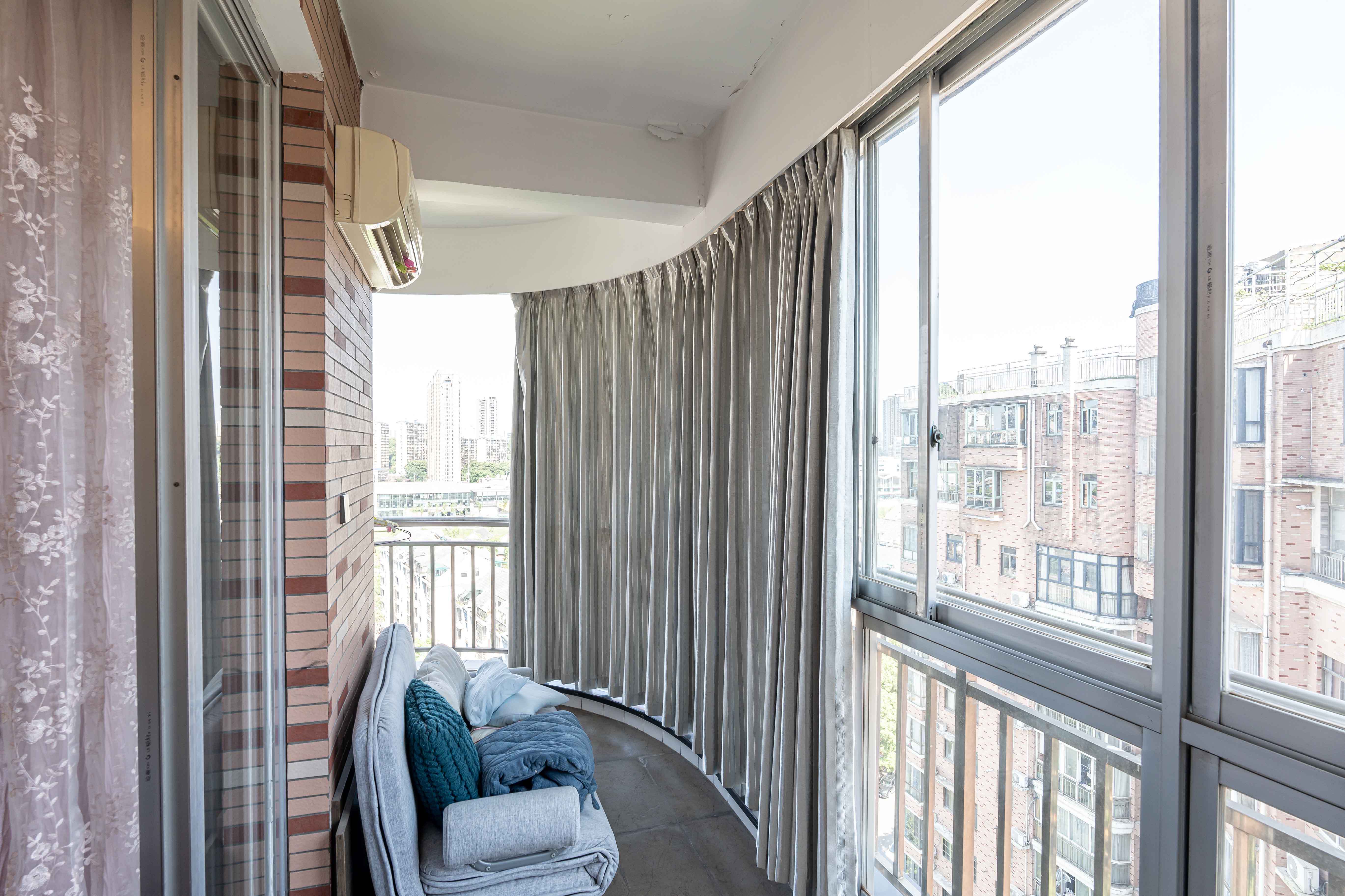 新星小区 7室2厅4卫 278.00万 新星小区 7室2厅4卫 278.00万阳台