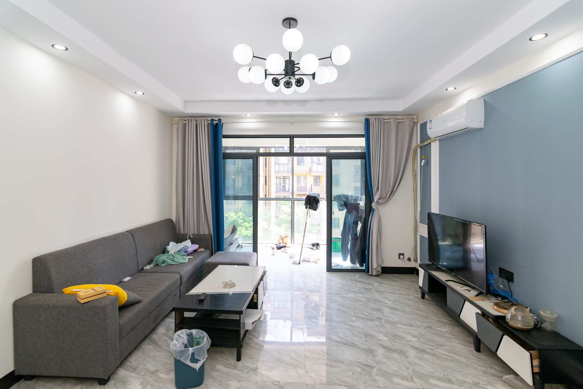 澳海谷山府 5室2厅2卫 125.80万 澳海谷山府 5室2厅2卫 125.80万客厅