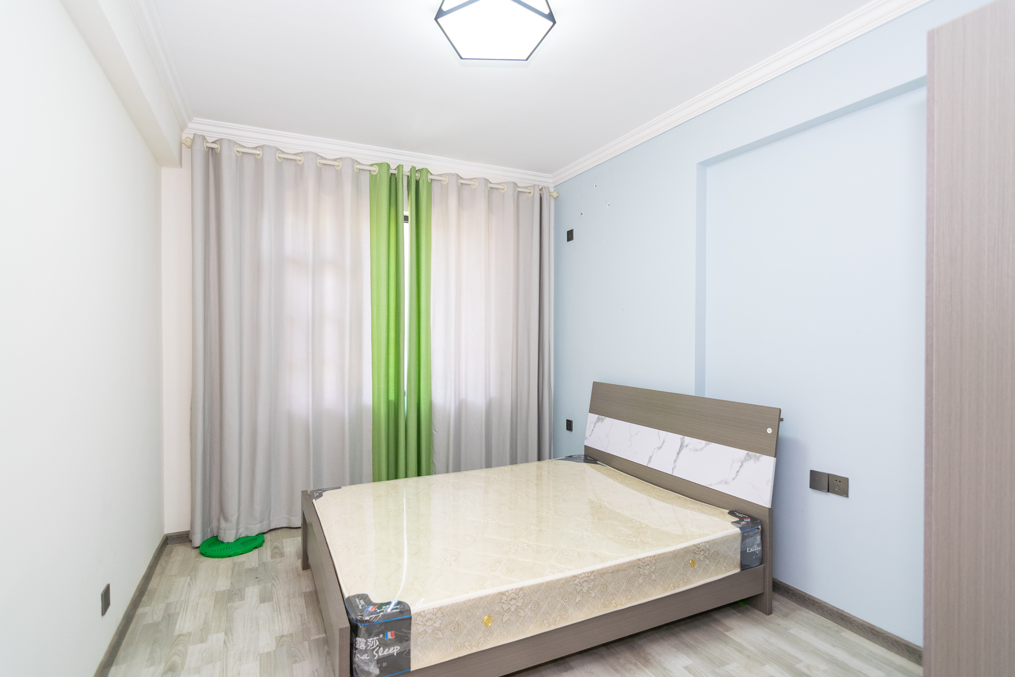 澳海谷山府 5室2厅2卫 125.80万 澳海谷山府 5室2厅2卫 125.80万卧室