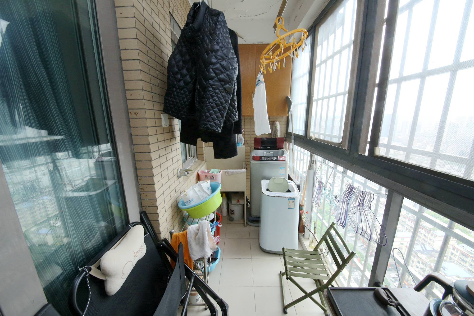 银港水晶城  3室2厅2卫   118.00万阳台