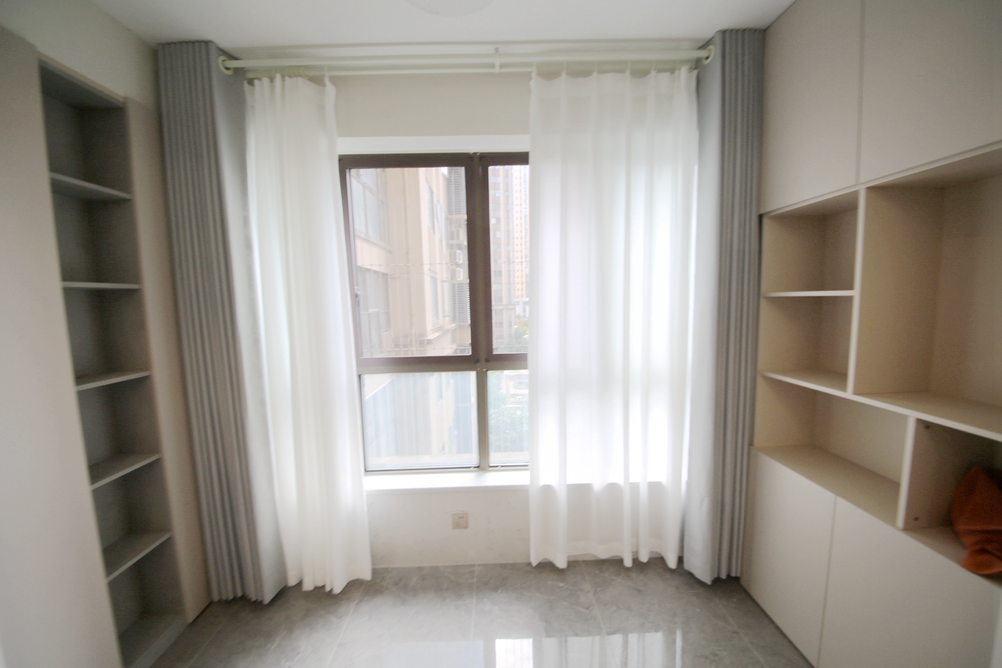 雨花公馆(紫苔名苑)  4室2厅1卫    185.0万阳台