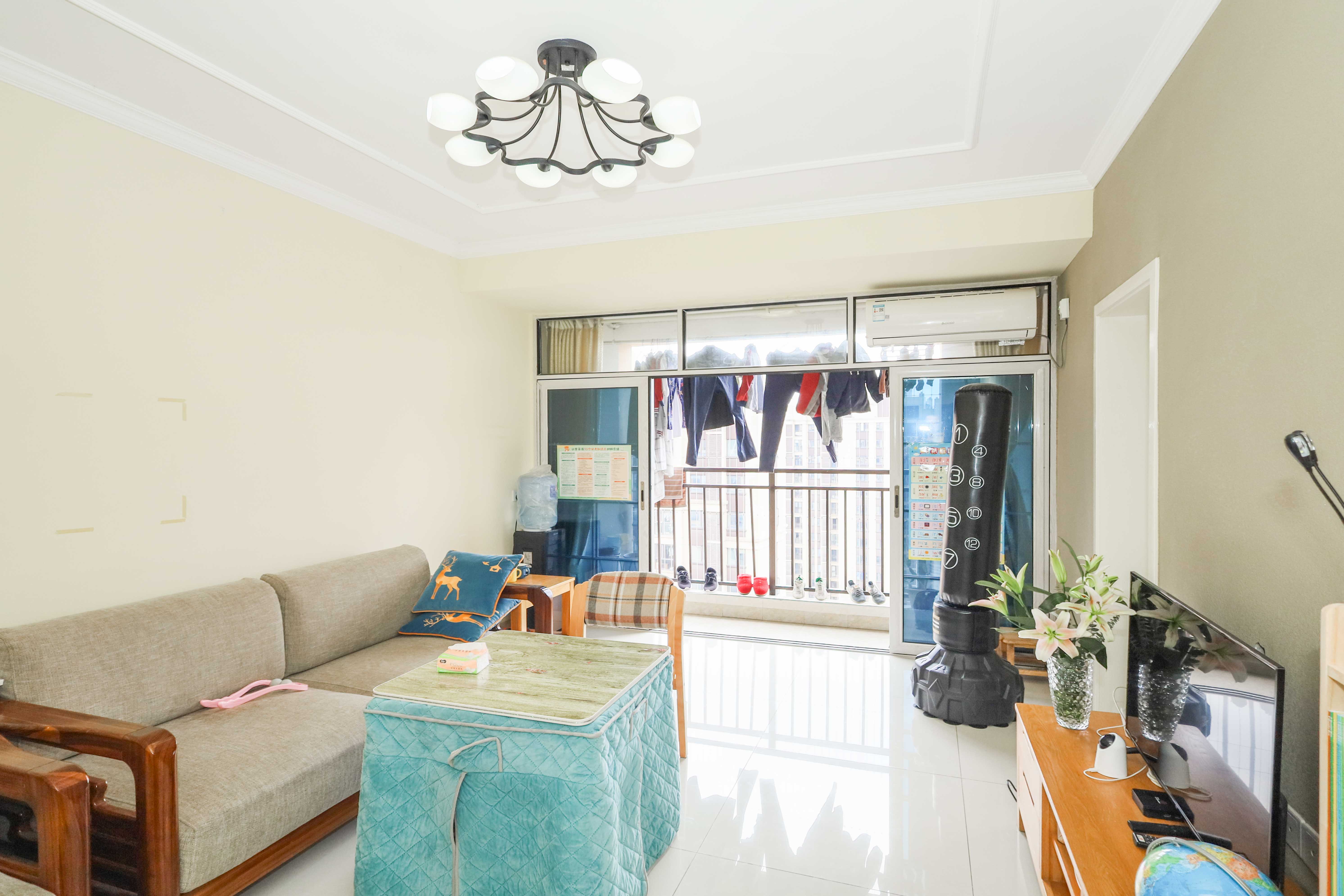 梅溪鑫苑名家  3室2厅1卫    115.0万客厅