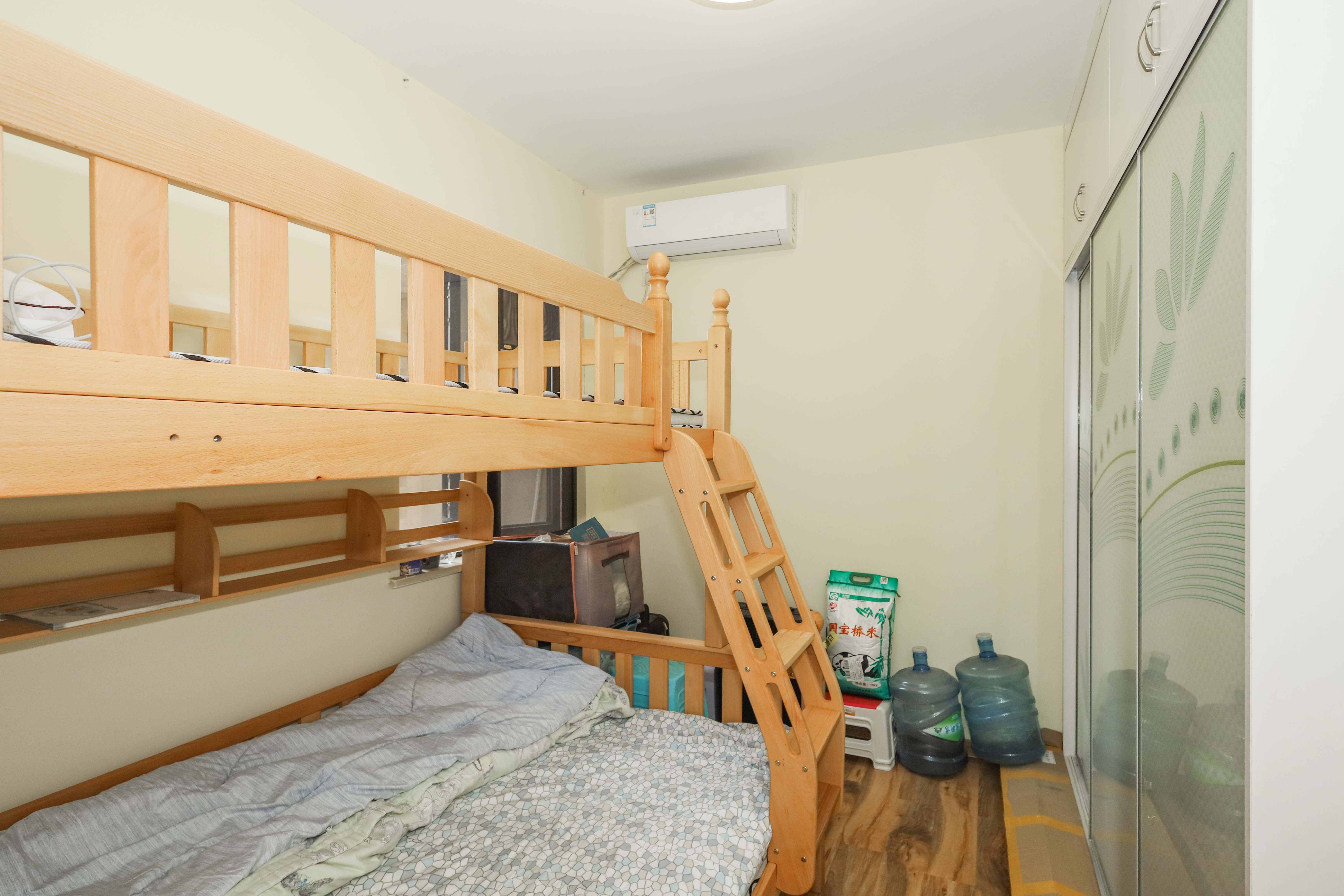 梅溪鑫苑名家  3室2厅1卫    115.0万卧室