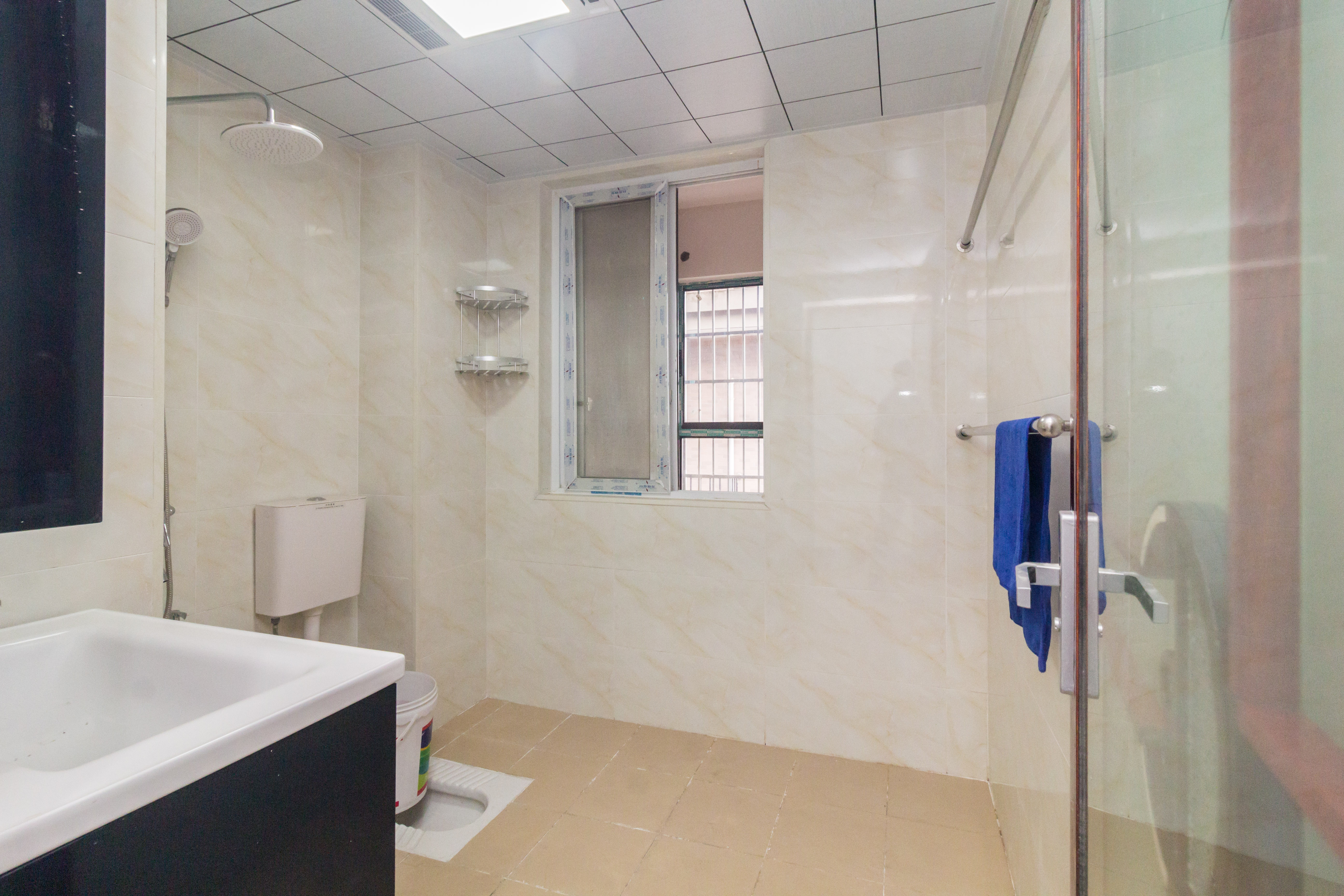 紫云阁 4室2厅1卫 82.80万 紫云阁 4室2厅1卫 82.80万卫生间