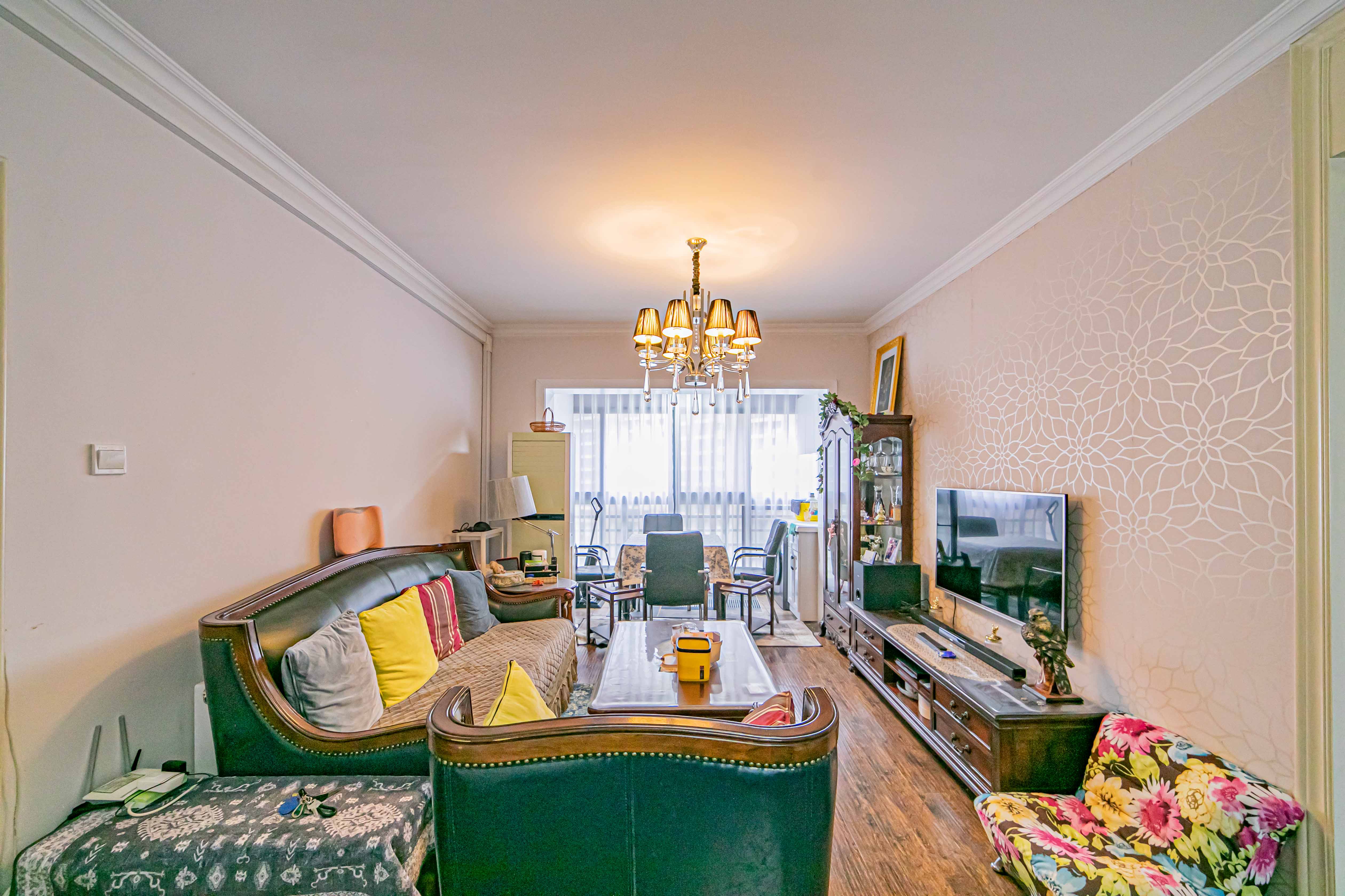 滨江君悦香邸  3室2厅1卫    118.0万客厅