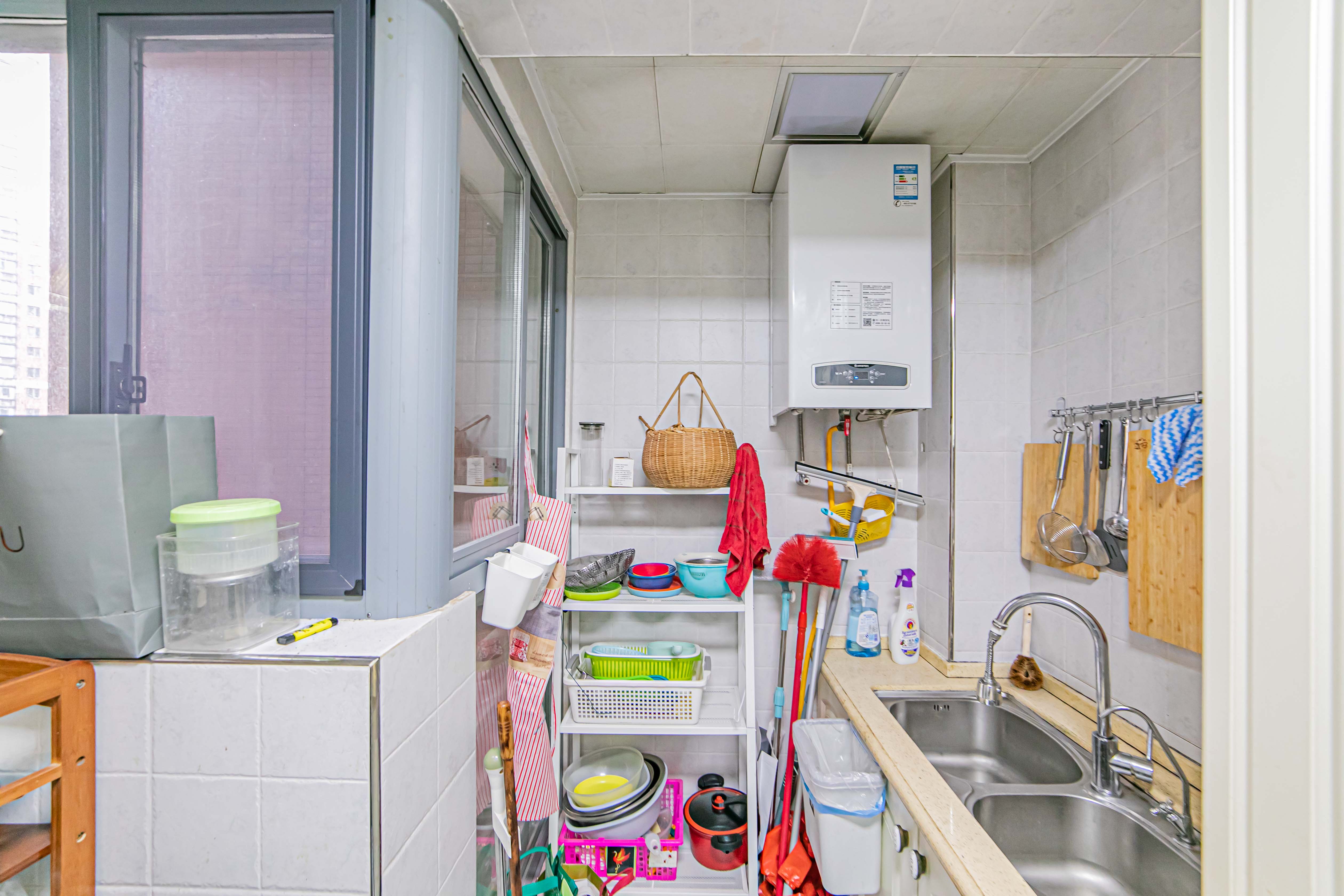 滨江君悦香邸  3室2厅1卫    118.0万厨房