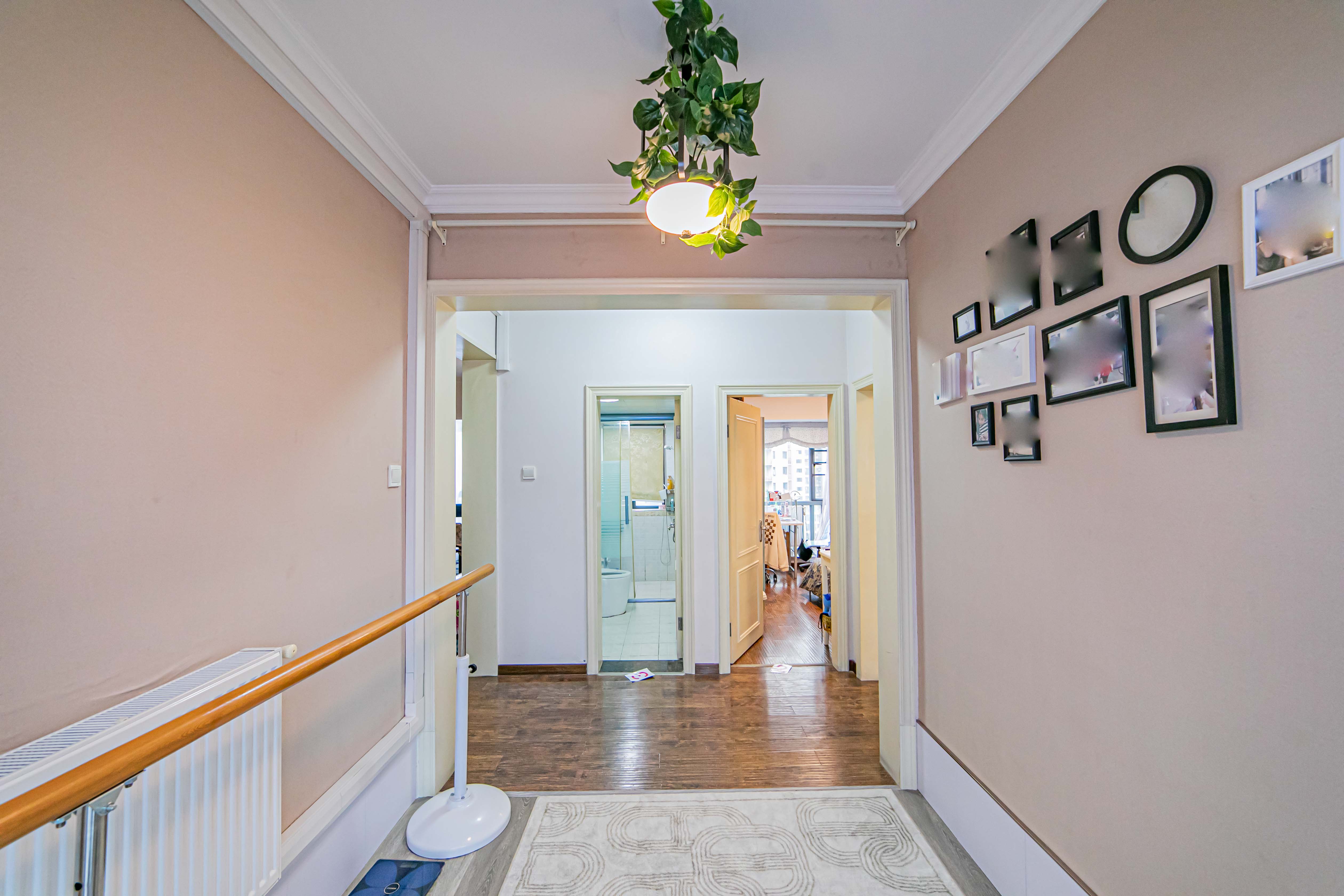 滨江君悦香邸  3室2厅1卫    118.0万卧室