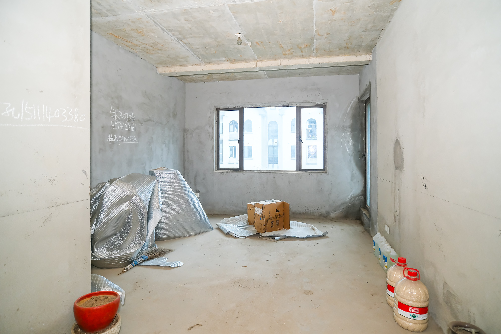 艾美潇湘  3室2厅1卫   73.80万 艾美潇湘  3室2厅1卫   73.80万客厅