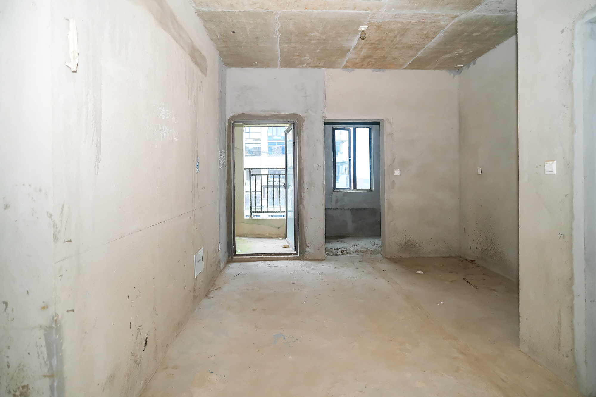 艾美潇湘  3室2厅1卫   73.80万 艾美潇湘  3室2厅1卫   73.80万客厅