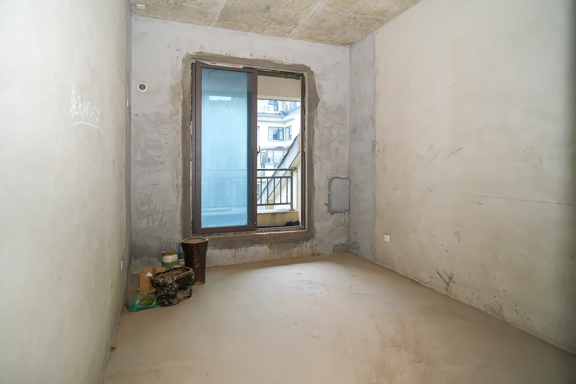 艾美潇湘  3室2厅1卫   73.80万 艾美潇湘  3室2厅1卫   73.80万卧室