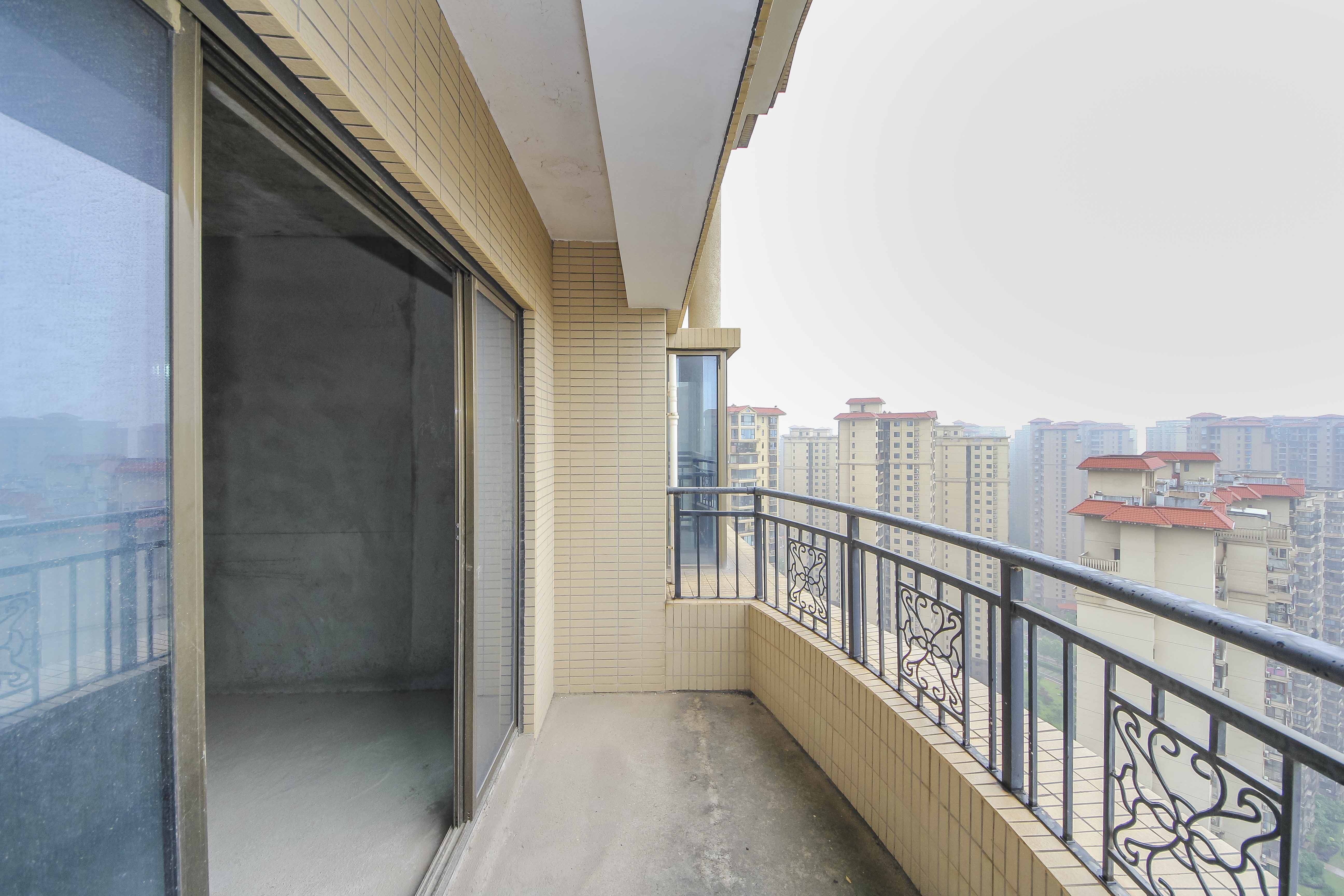 江山帝景哈佛  4室2厅1卫   160.00万其他