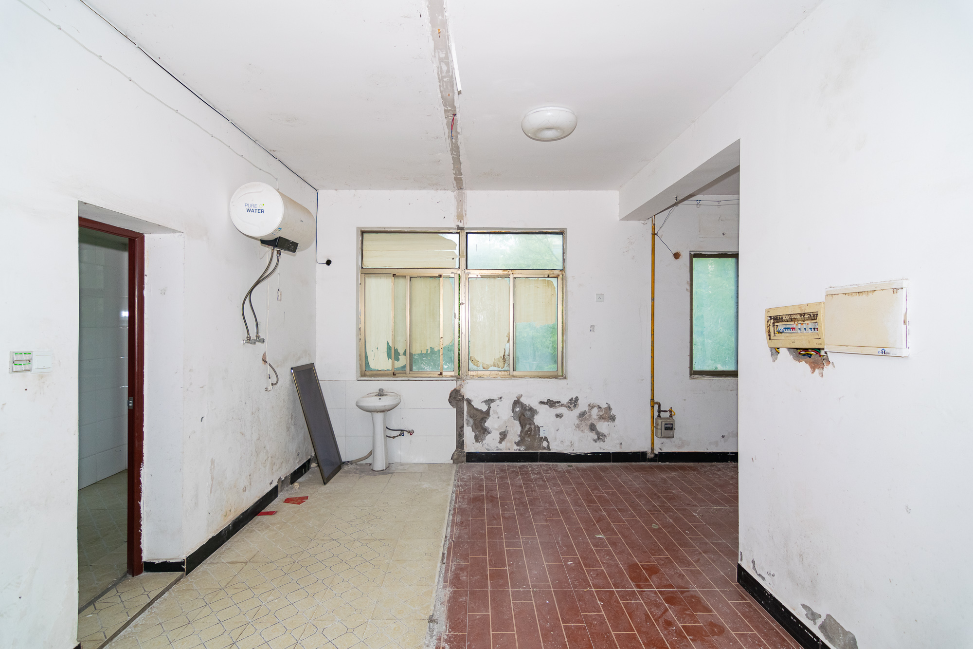 思源小区  4室2厅2卫    124.74万 思源小区  4室2厅2卫    124.74万客厅