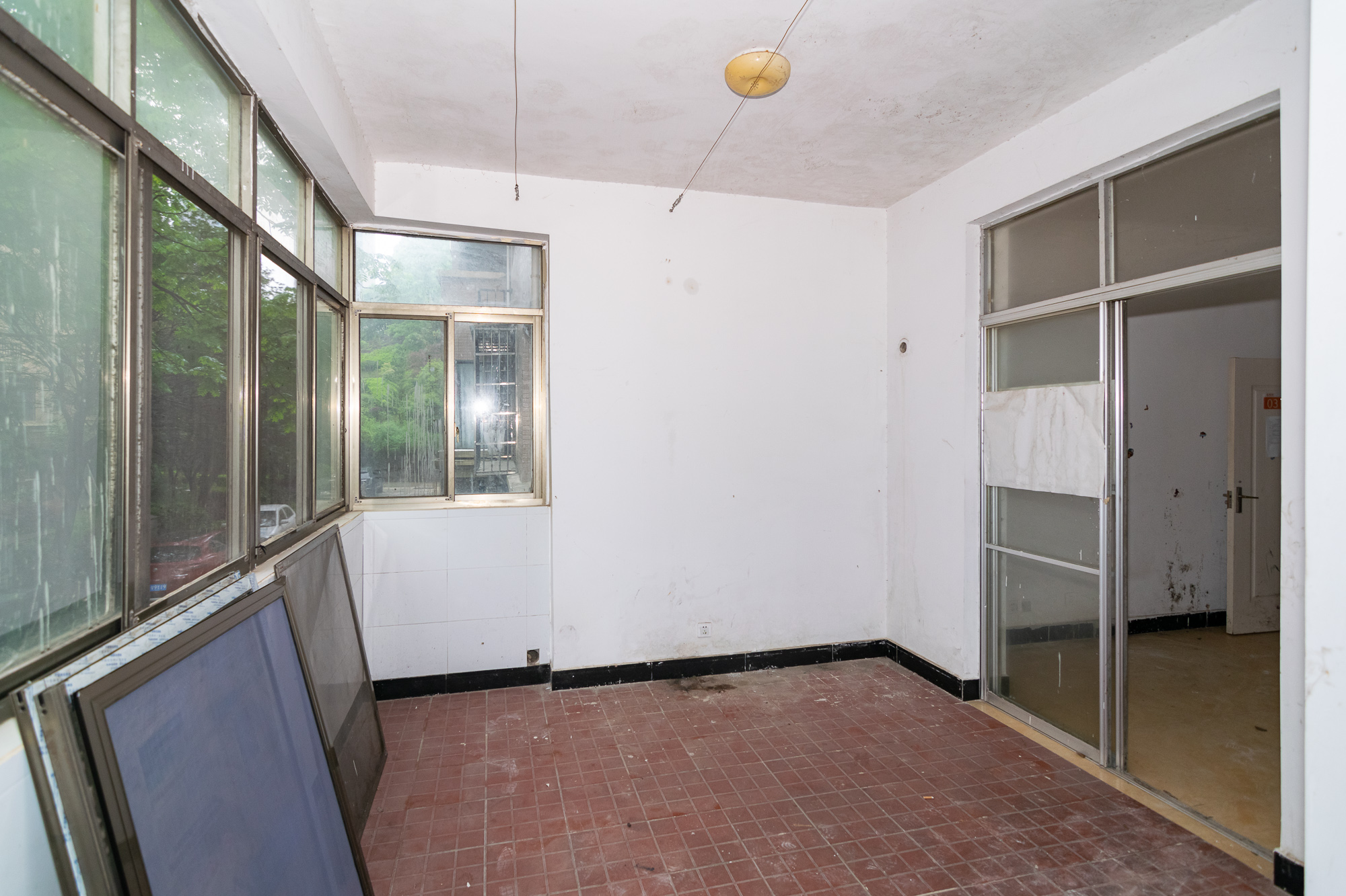 思源小区  4室2厅2卫    124.74万 思源小区  4室2厅2卫    124.74万阳台