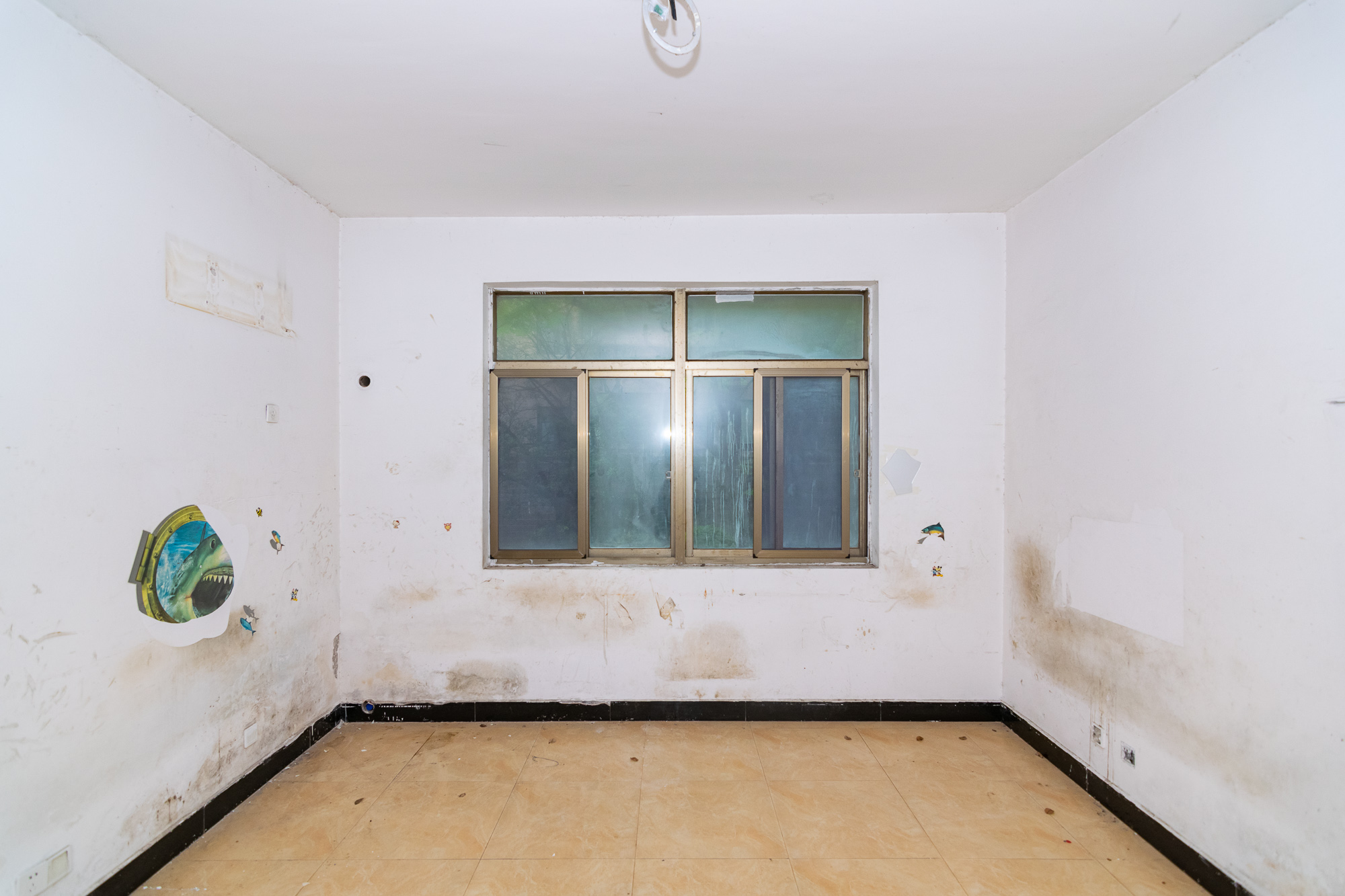 思源小区  4室2厅2卫    124.74万 思源小区  4室2厅2卫    124.74万卧室