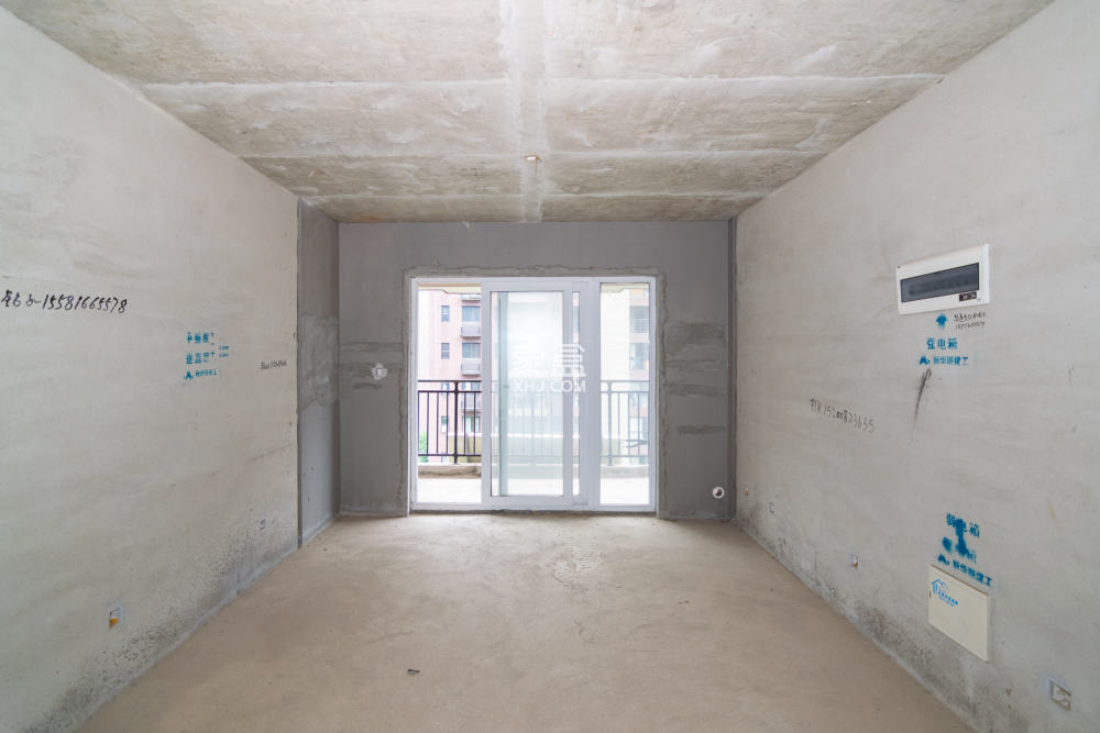 新华联梦想城  5室2厅2卫   146.00万