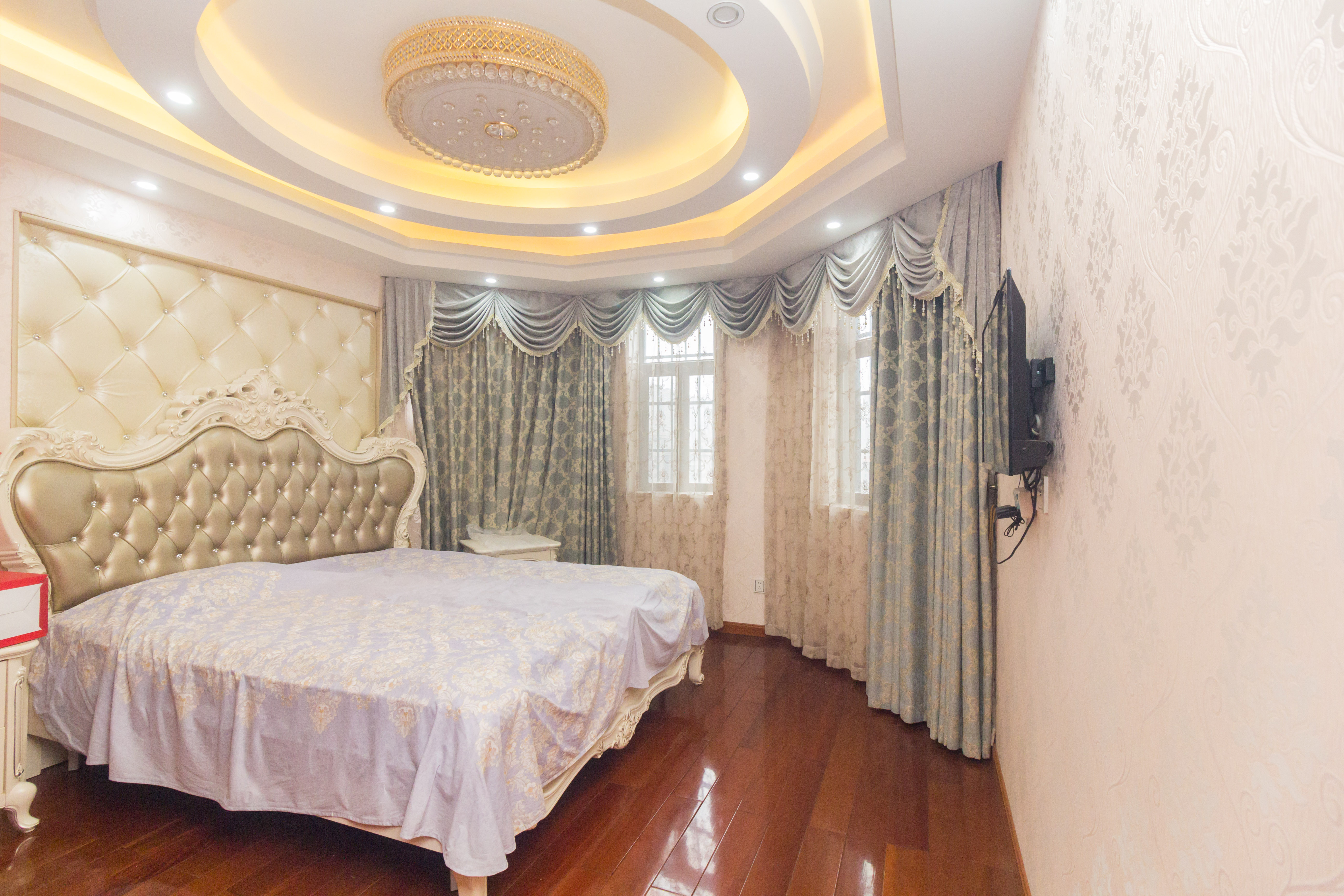 康桥长郡 4室2厅1卫 102.00万 康桥长郡 4室2厅1卫 102.00万卧室