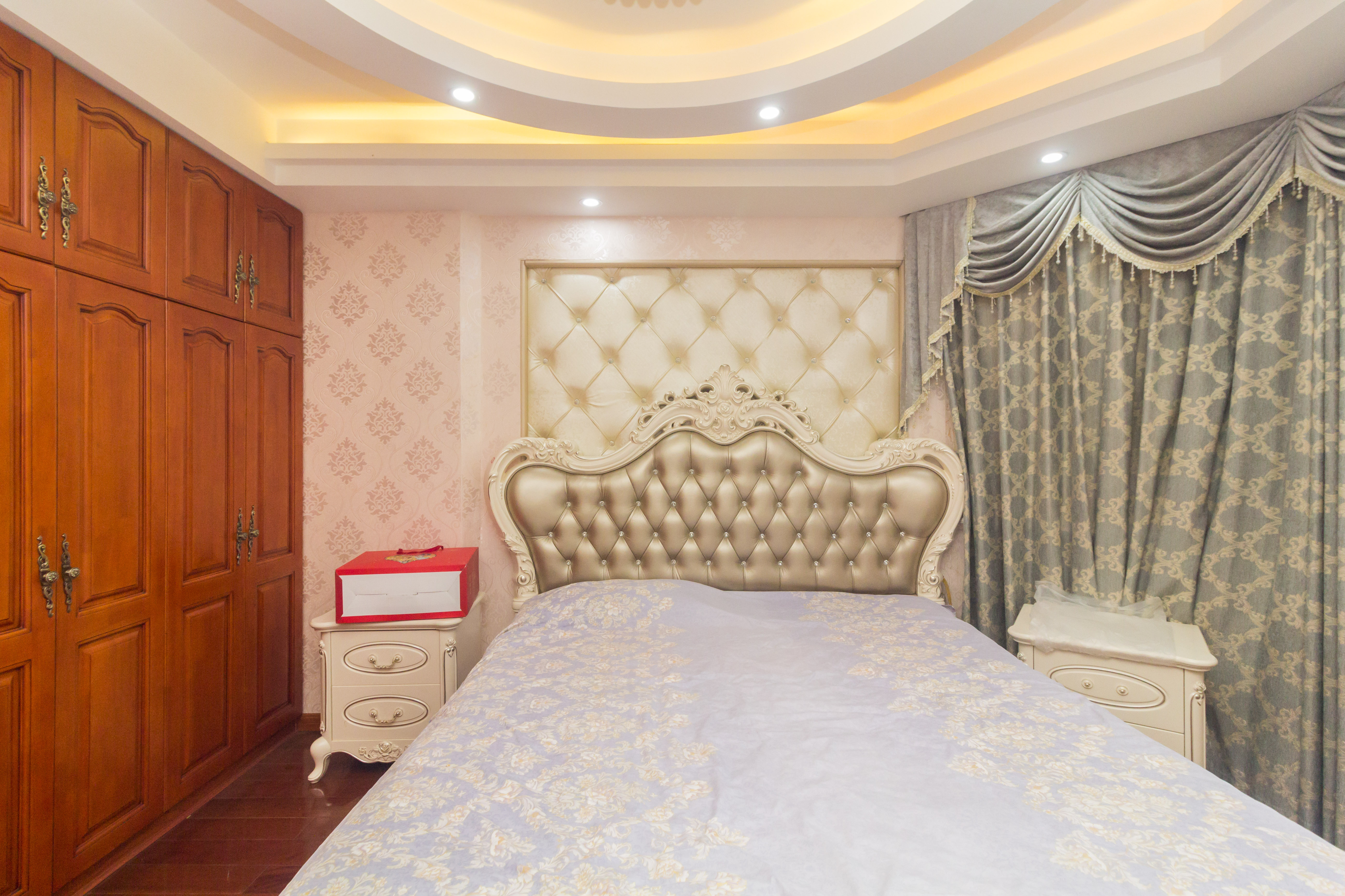 康桥长郡 4室2厅1卫 102.00万 康桥长郡 4室2厅1卫 102.00万卧室