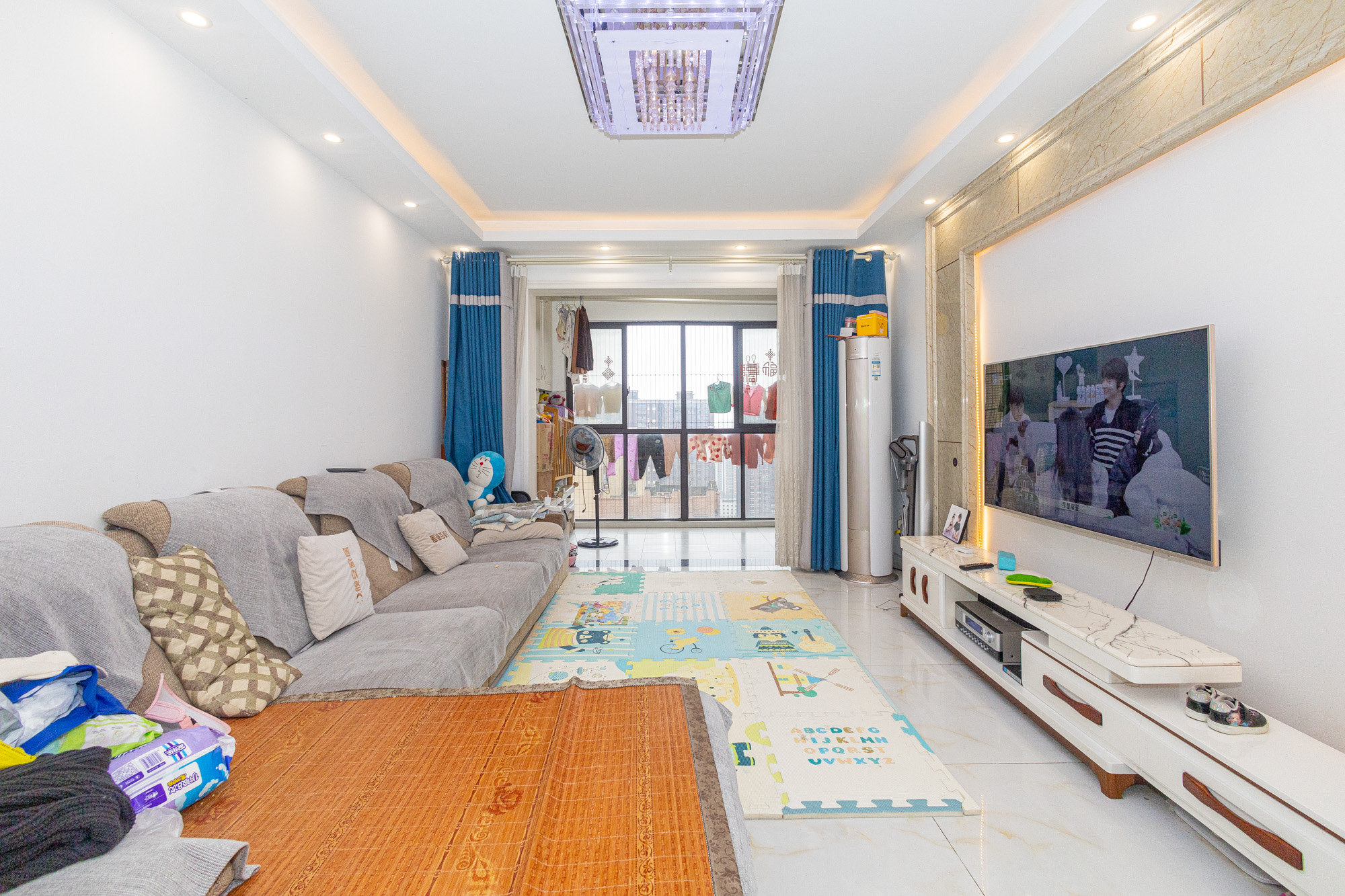 华润五彩城  3室1厅1卫    85.0万 华润五彩城  3室1厅1卫    85.0万客厅