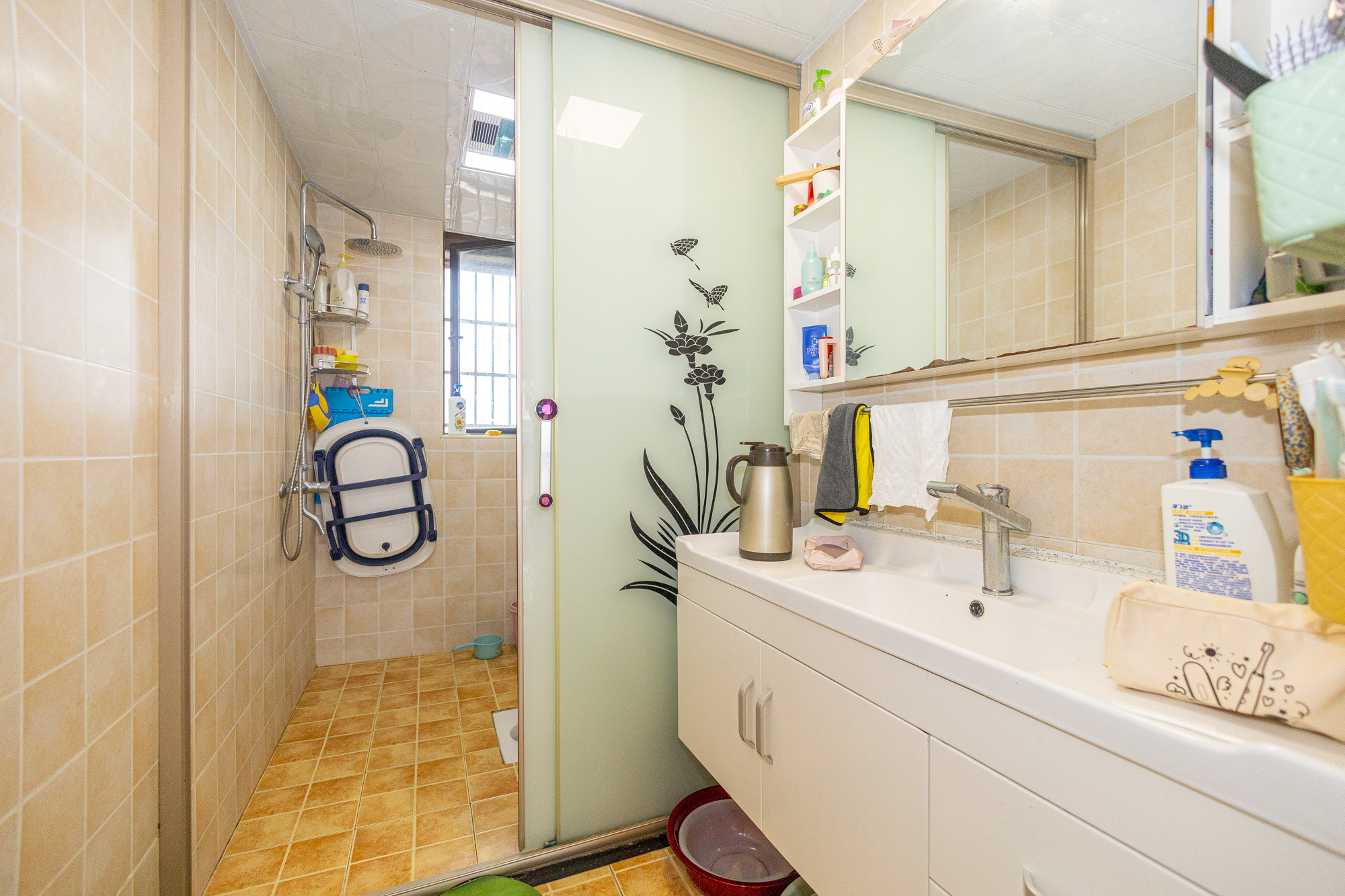 华润五彩城  3室1厅1卫    85.0万 华润五彩城  3室1厅1卫    85.0万卫生间