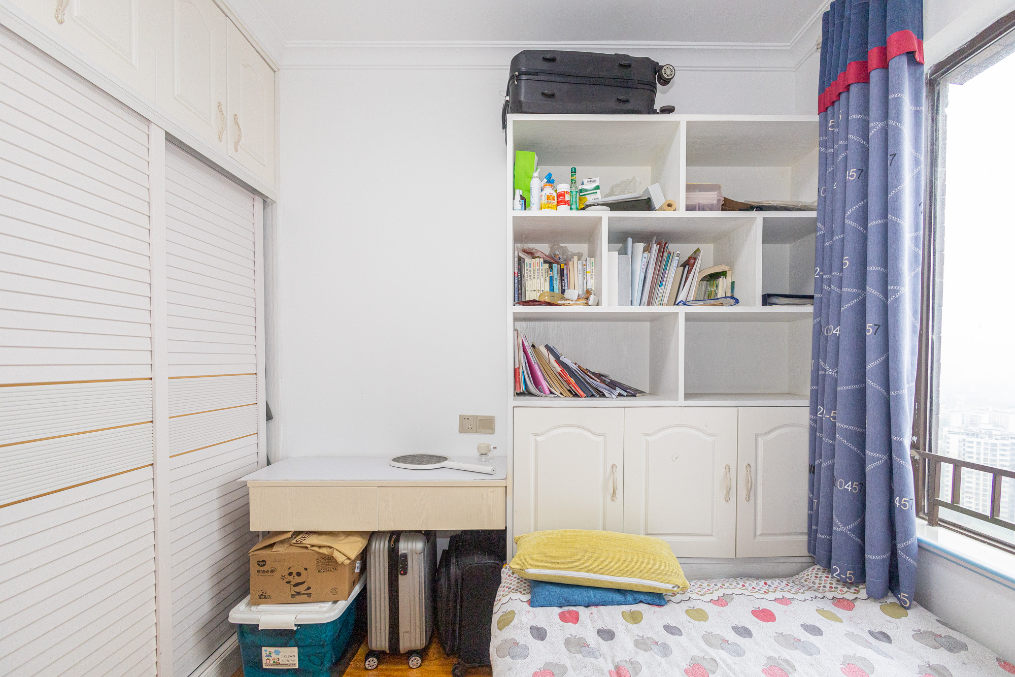 华润五彩城  3室1厅1卫    85.0万 华润五彩城  3室1厅1卫    85.0万卧室