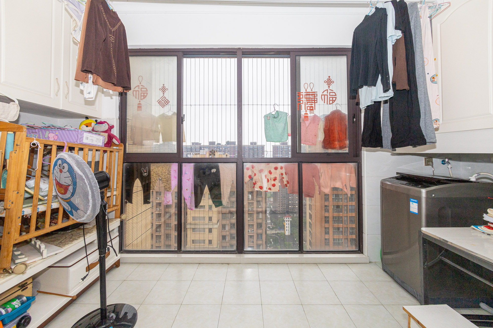 华润五彩城  3室1厅1卫    85.0万 华润五彩城  3室1厅1卫    85.0万阳台