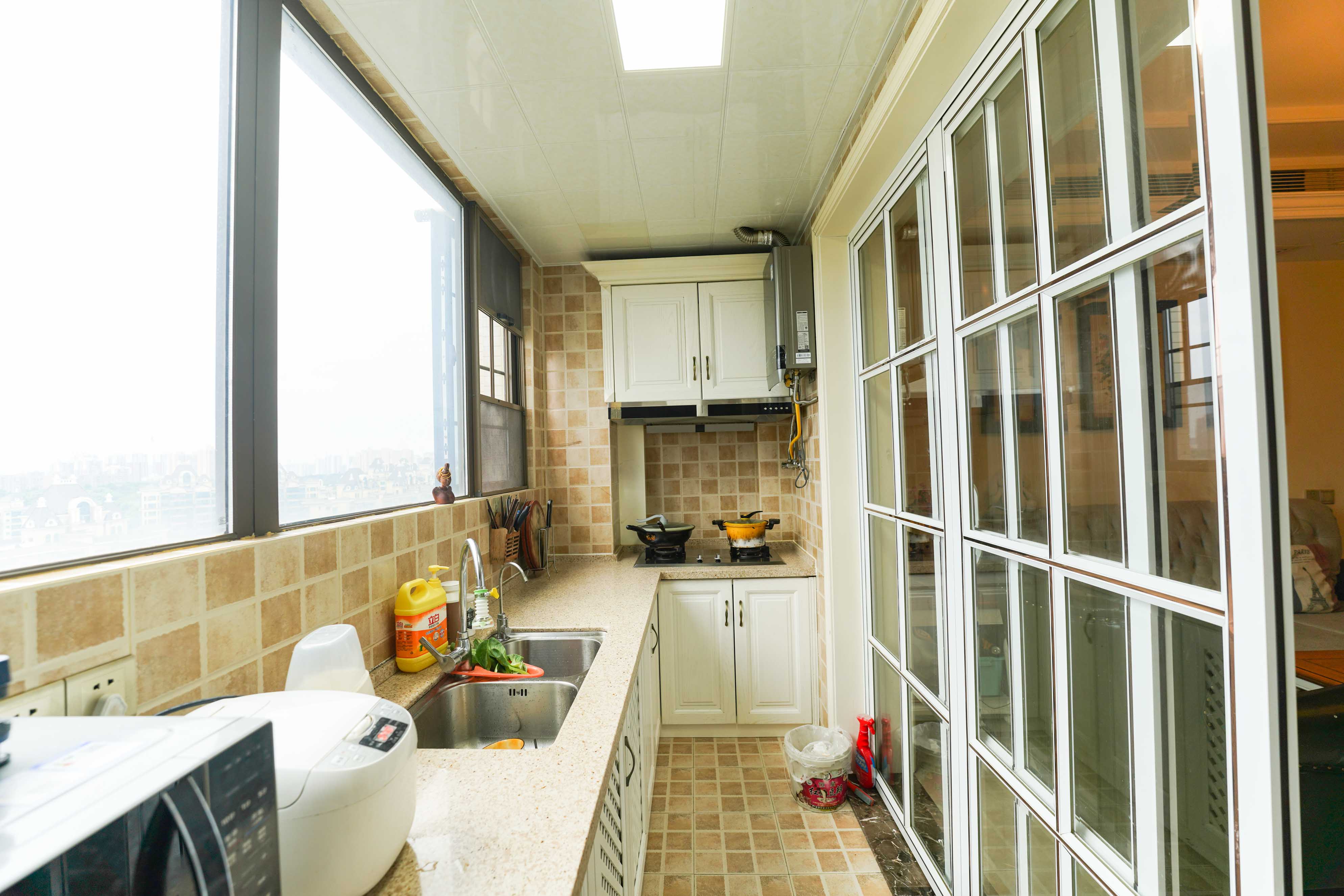 宏聚地中海 3室2厅1卫 86.0万 宏聚地中海 3室2厅1卫 86.0万厨房