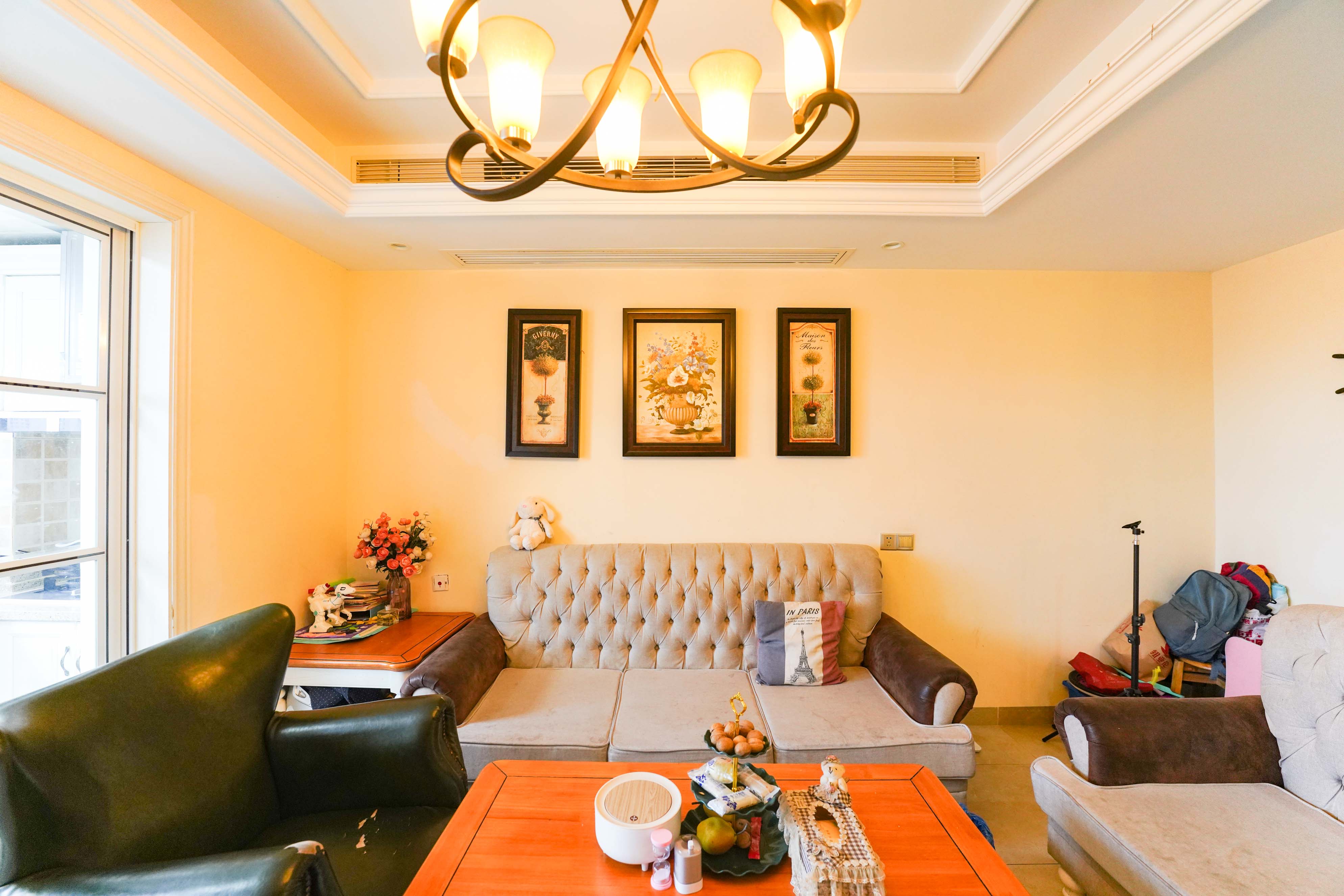 宏聚地中海 3室2厅1卫 86.0万 宏聚地中海 3室2厅1卫 86.0万客厅