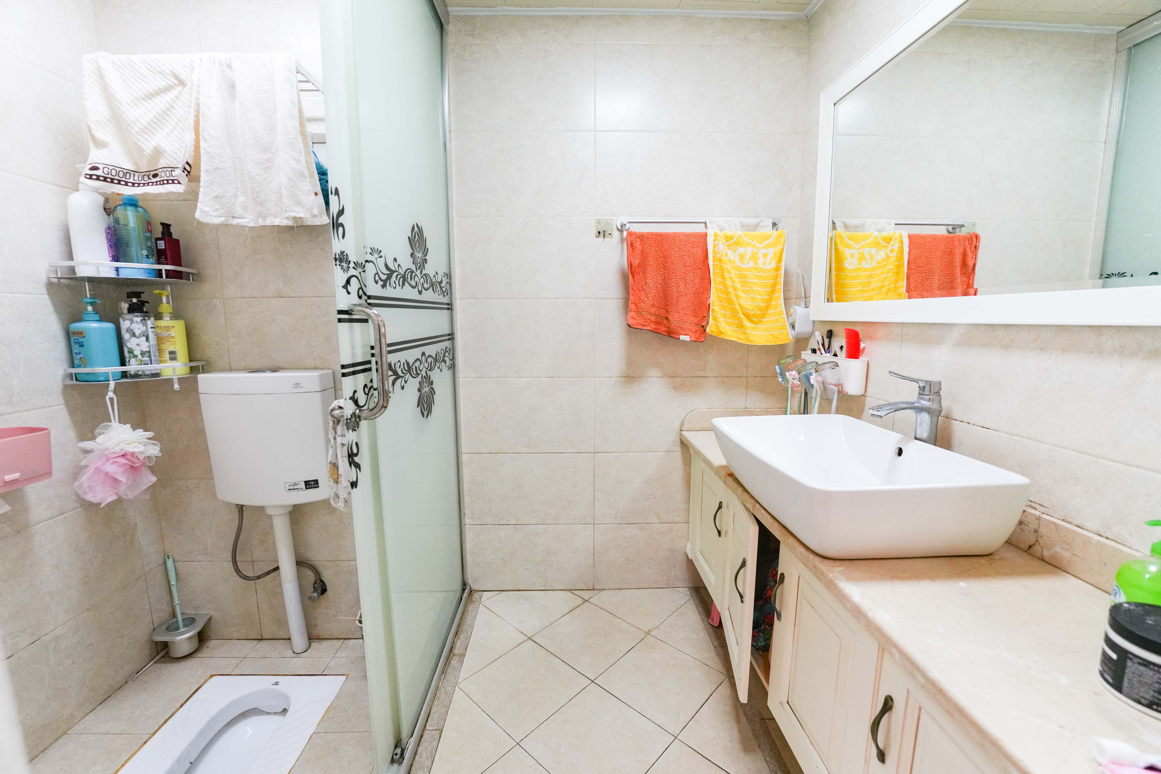 宏聚地中海 3室2厅1卫 86.0万 宏聚地中海 3室2厅1卫 86.0万卫生间