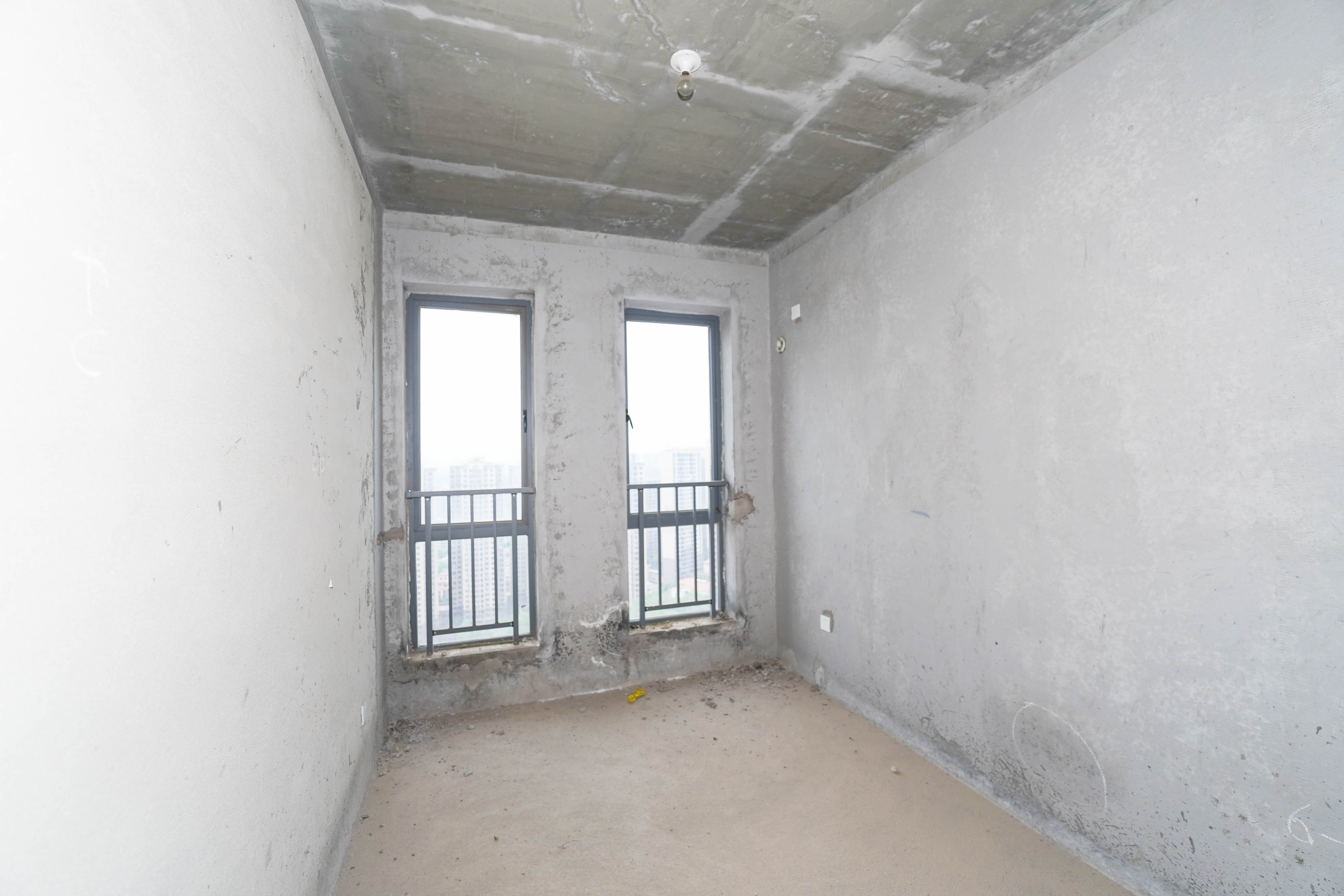 碧桂园南城首府(东宸林海)  3室2厅1卫   75.00万 碧桂园南城首府(东宸林海)  3室2厅1卫   75.00万卧室