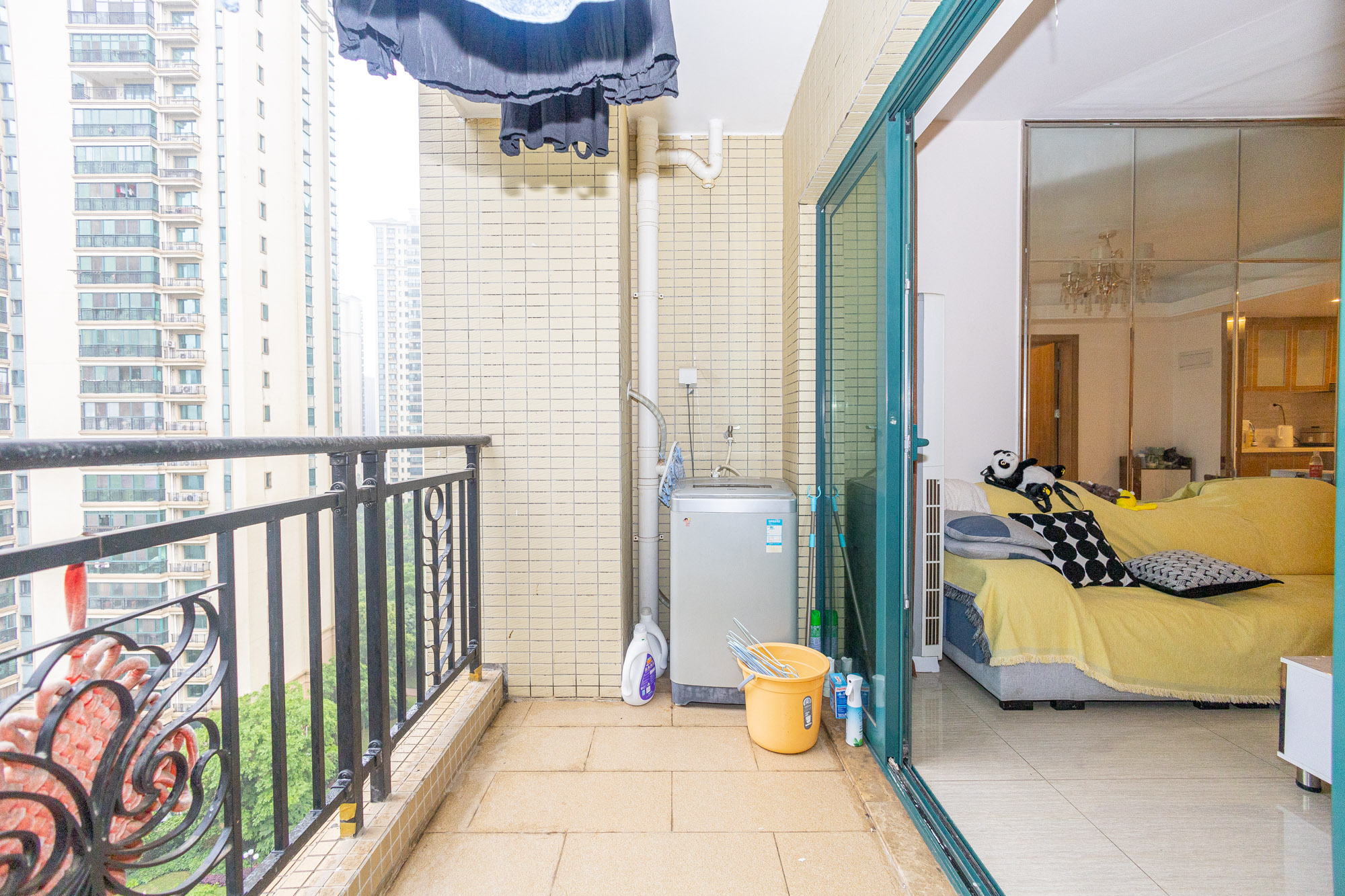 恒大翡翠华庭 1室1厅1卫 49.20万 恒大翡翠华庭 1室1厅1卫 49.20万阳台