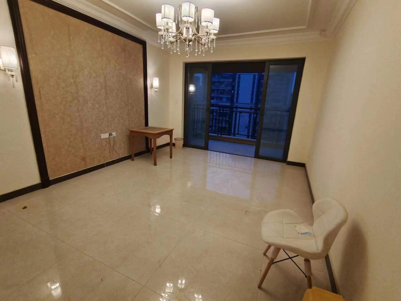 恒大华府  3室2厅2卫   98.00万 恒大华府  3室2厅2卫   98.00万室内图