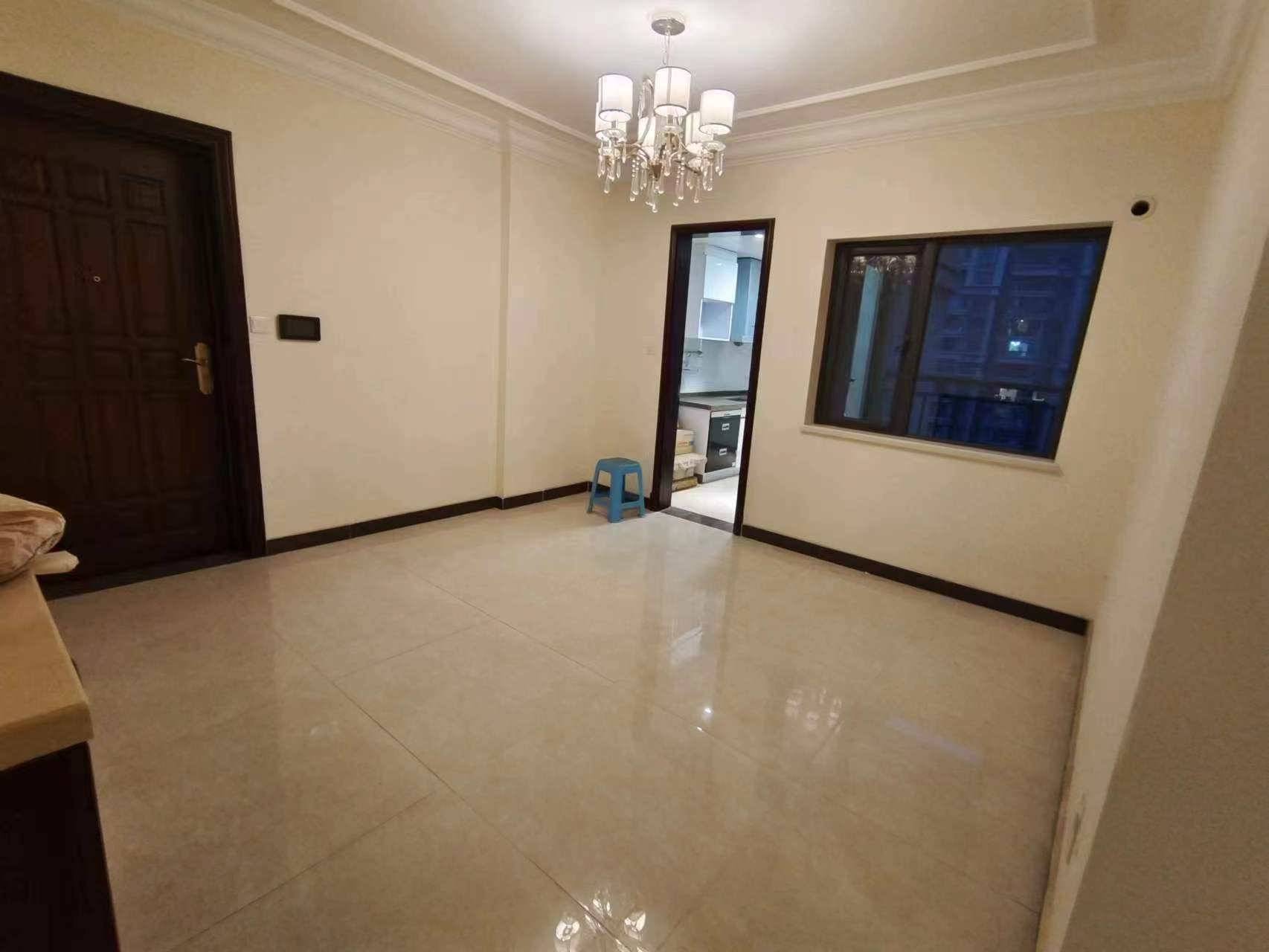 恒大华府  3室2厅2卫   98.00万 恒大华府  3室2厅2卫   98.00万室内图