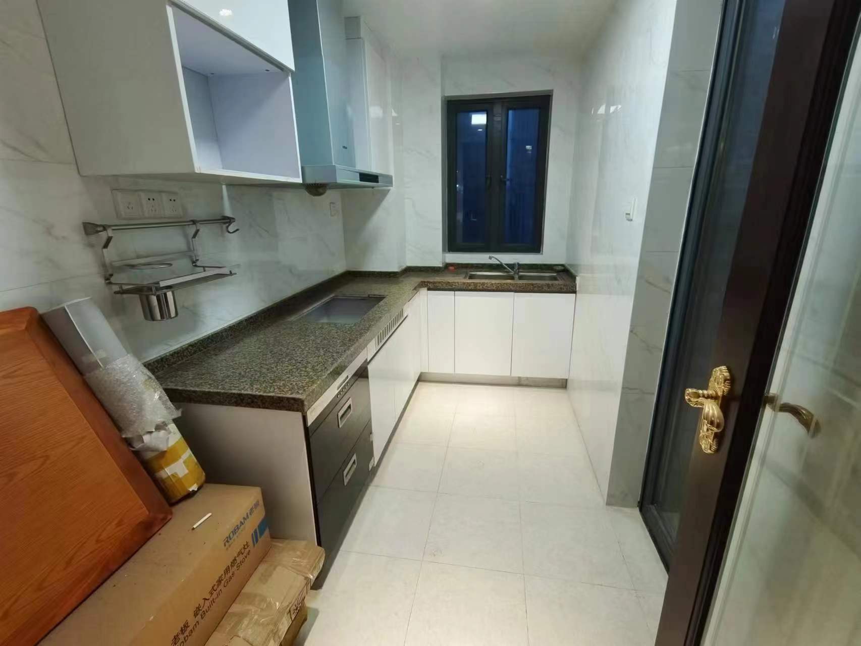 恒大华府  3室2厅2卫   98.00万 恒大华府  3室2厅2卫   98.00万室内图