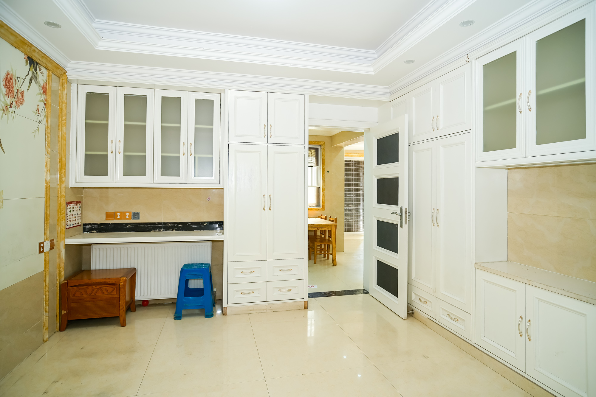 保利香槟国际 3室2厅2卫 90.80万 保利香槟国际 3室2厅2卫 90.80万卧室