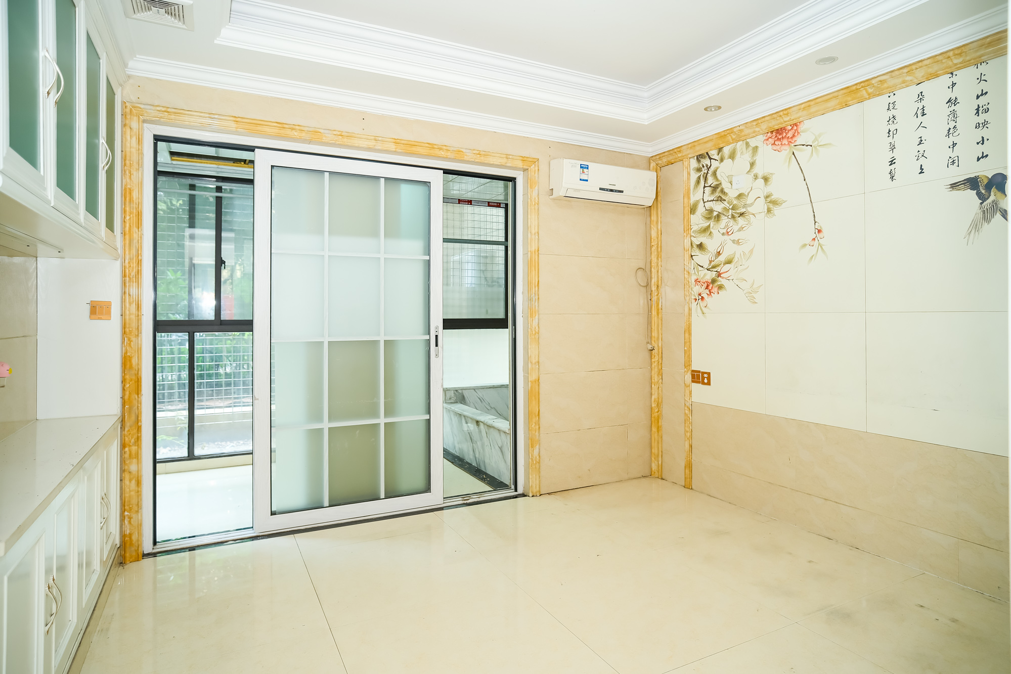 保利香槟国际 3室2厅2卫 90.80万 保利香槟国际 3室2厅2卫 90.80万卧室