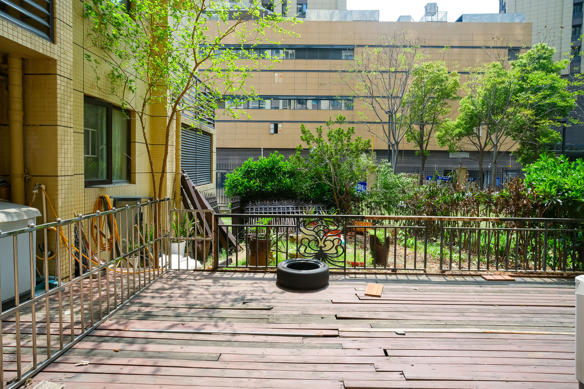 保利香槟国际 3室2厅2卫 90.80万 保利香槟国际 3室2厅2卫 90.80万其他