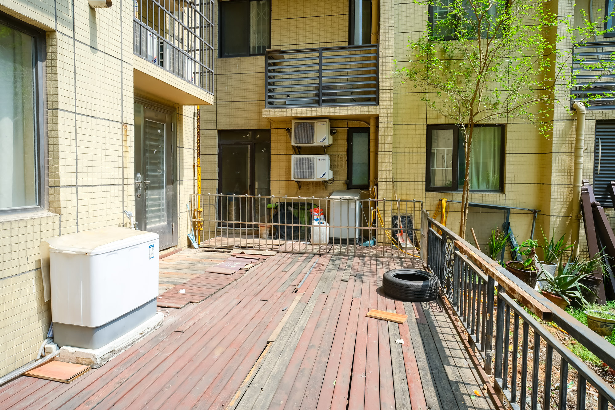 保利香槟国际 3室2厅2卫 90.80万 保利香槟国际 3室2厅2卫 90.80万其他